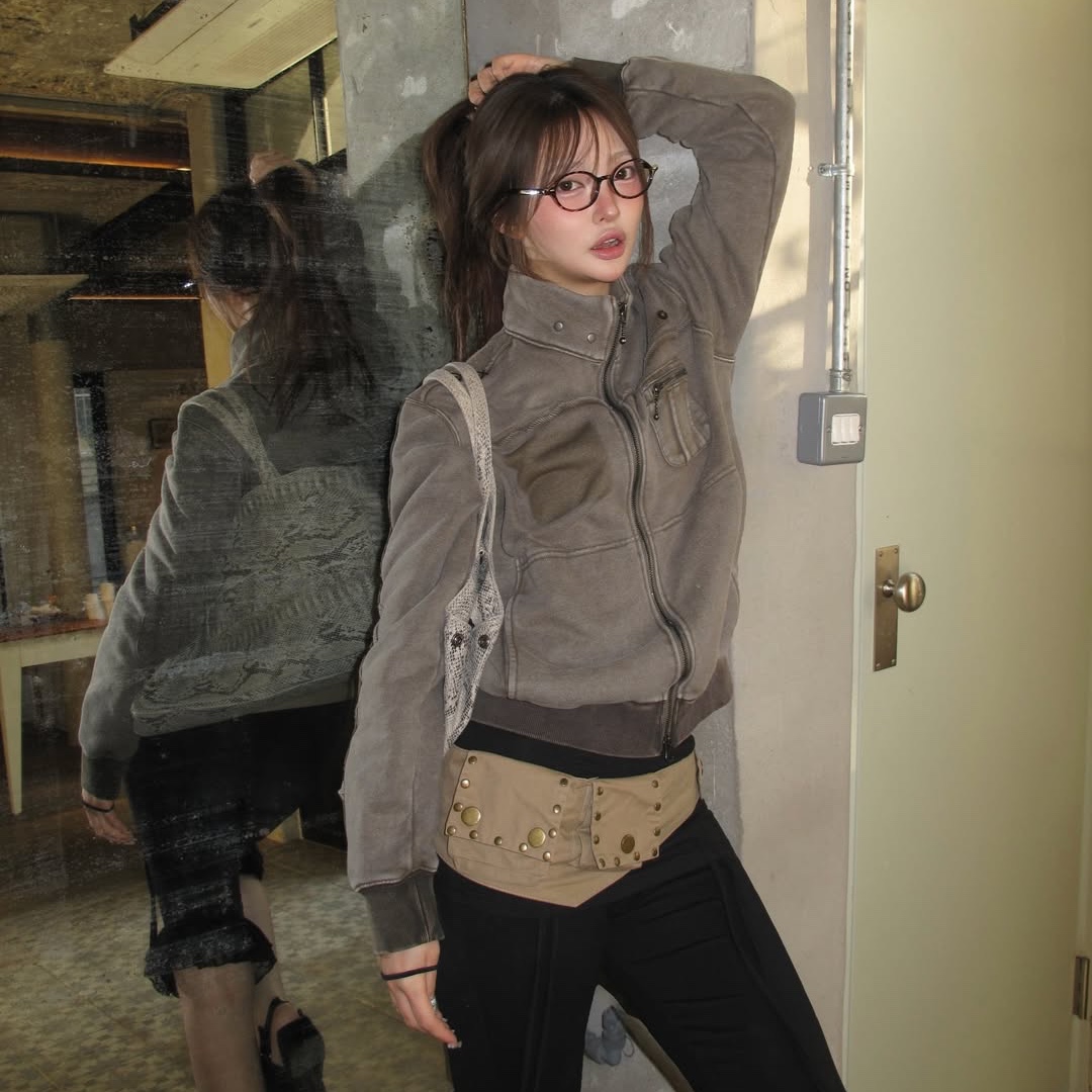 MAINBOOTH Field Combat Jacket KHAKI 착용 스타일 - 2