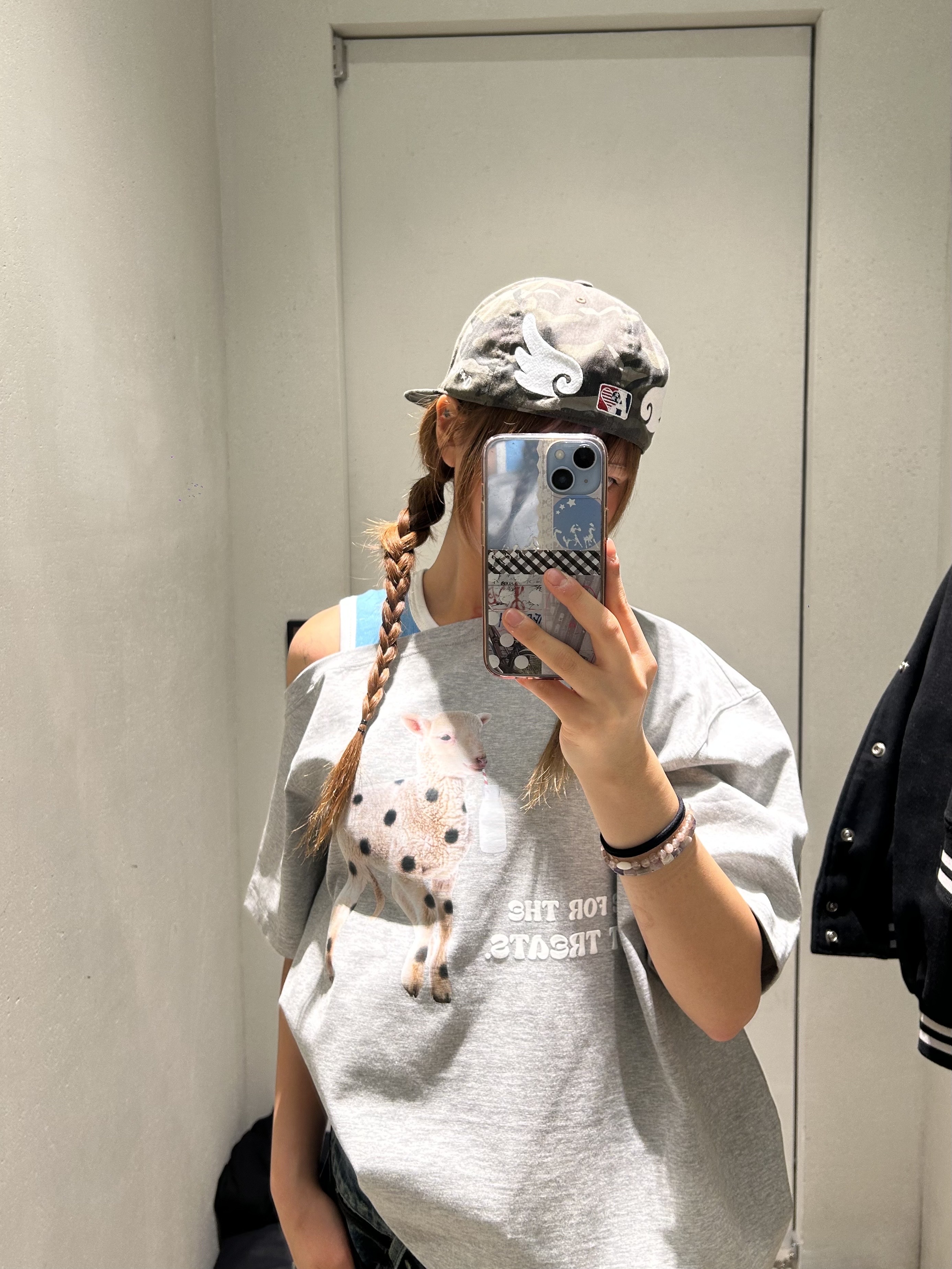 Howlin Women Sharks Eat Ice Sky Blue - 26SS 착용 스타일 - 1