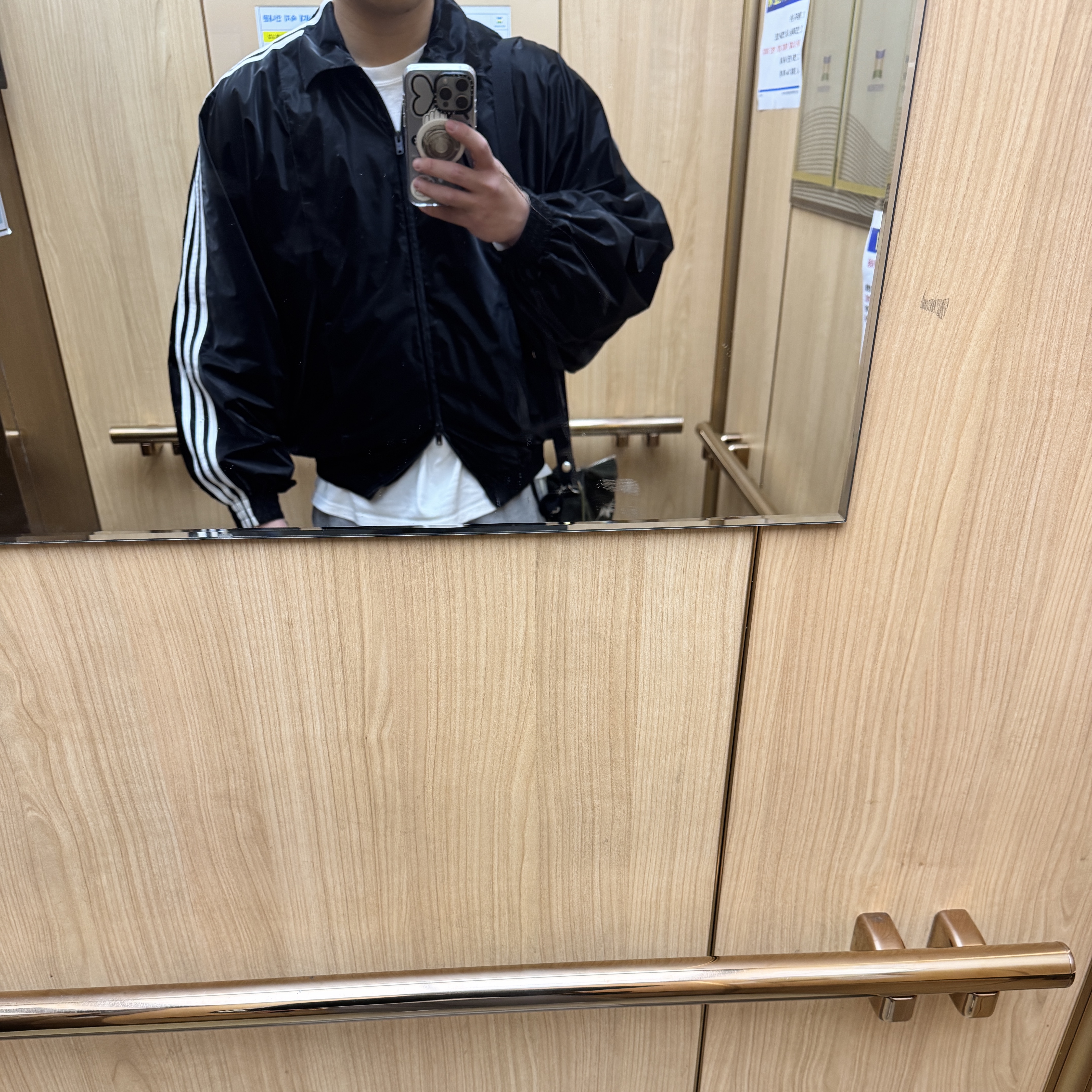 Y-3 Windbreaker Triple Black, Stussy Basic Stussy LS T-Shirt White 착용 스타일 - 3