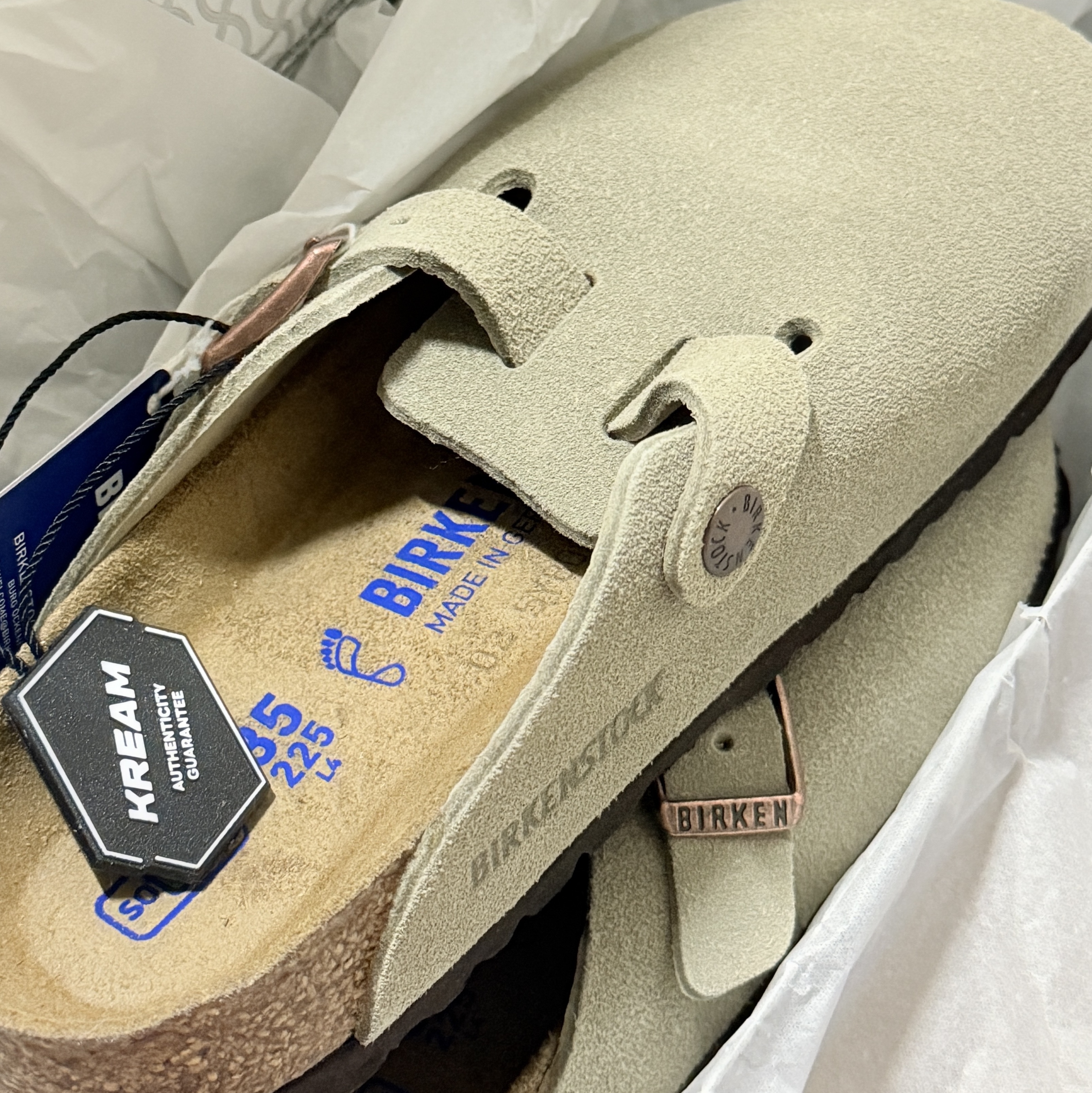 Birkenstock Boston Soft Footbed Taupe - Regular 착용 스타일