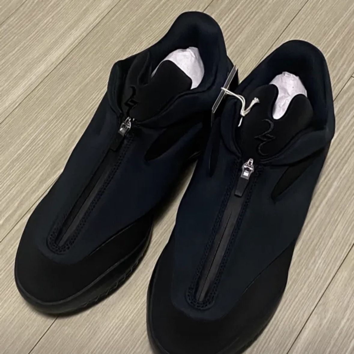 Converse x Shai 001 Charm Black 착용 스타일