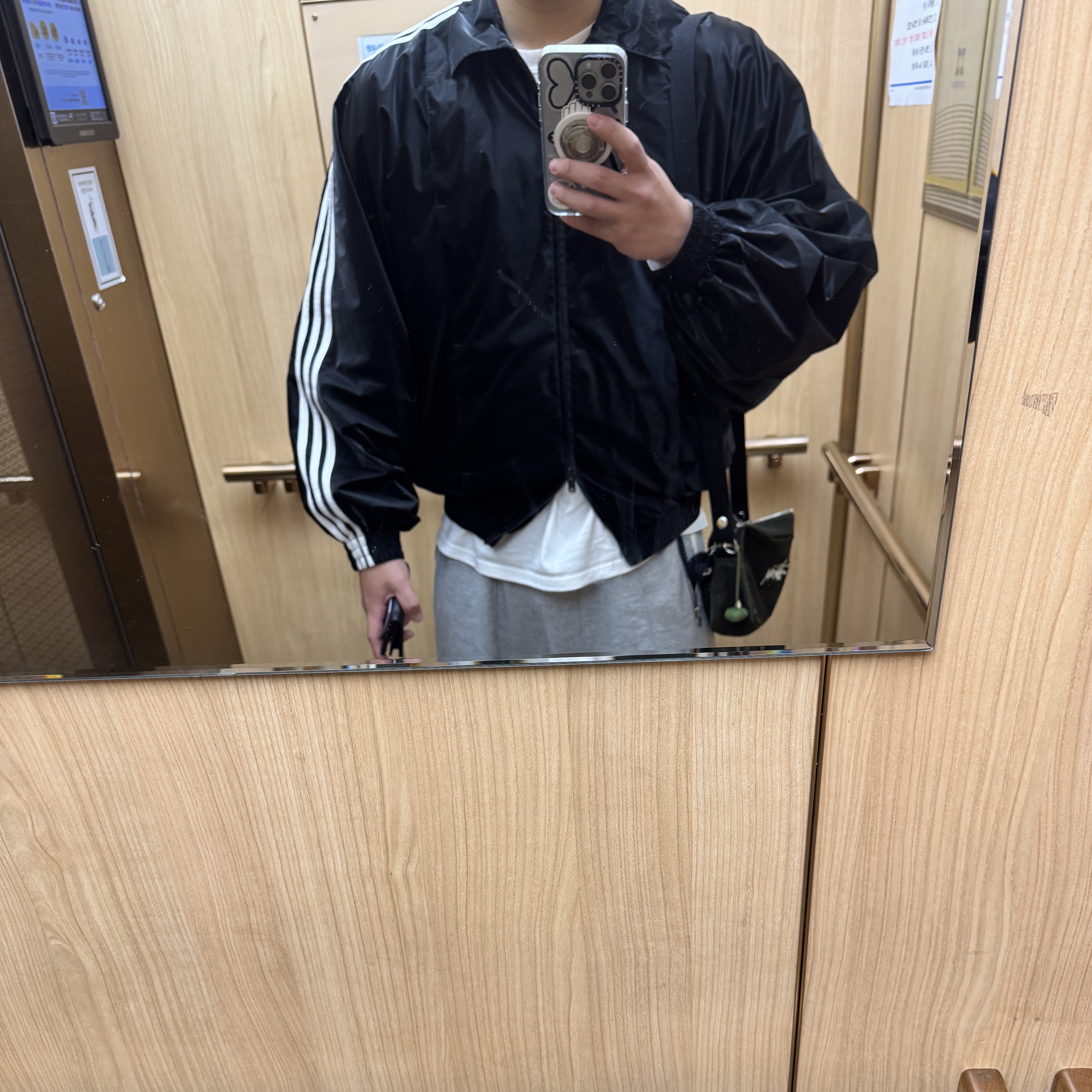 Y-3 Windbreaker Triple Black, Stussy Basic Stussy LS T-Shirt White 착용 스타일 - 2
