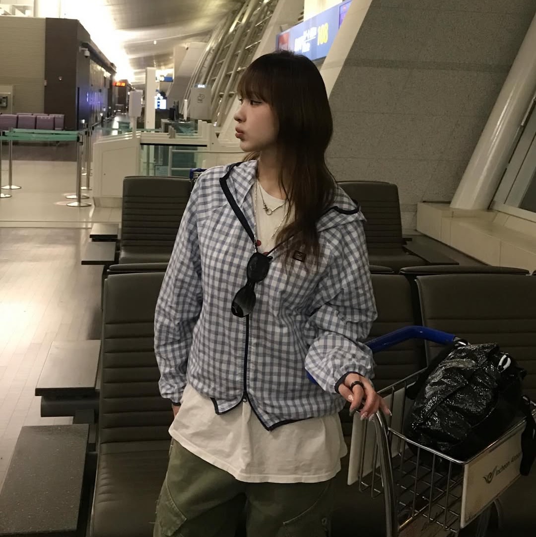 SPORT CHAMBER SC Square Check Windbreaker WHITE 착용 스타일 - 1