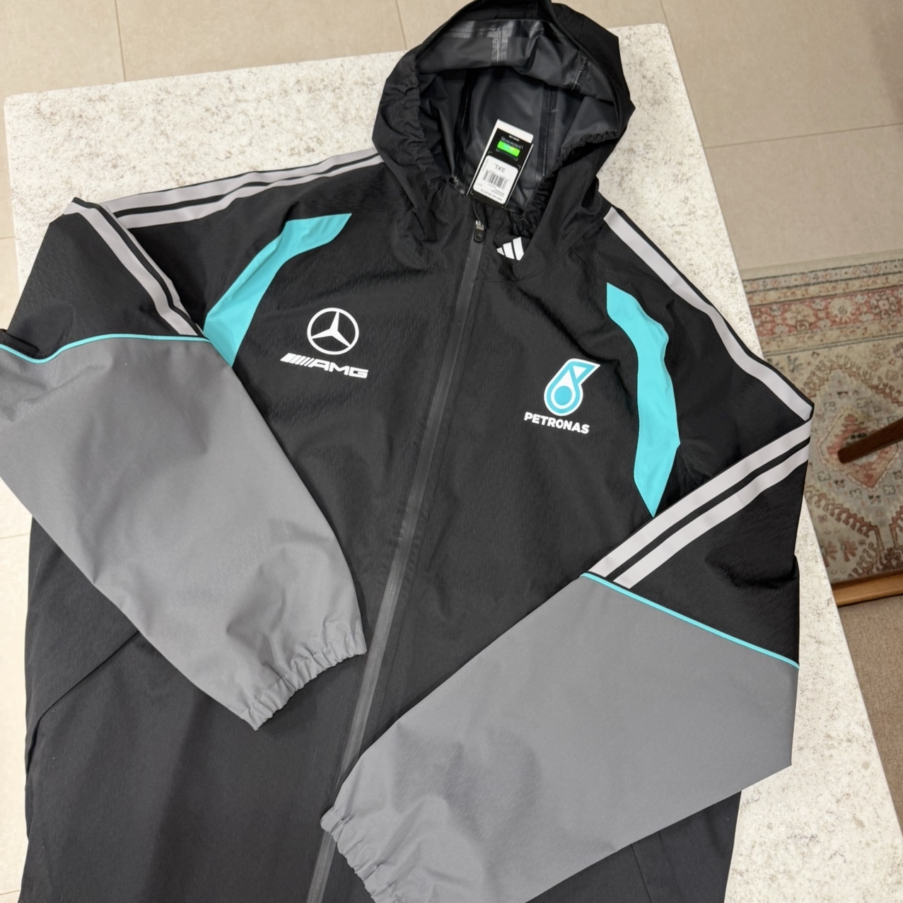 Adidas x Mercedes AMG Petronas F1 Team Mechanix Rain Jacket Black Grey Two - KR Sizing (Non Marking Ver.) 착용 스타일 - 1