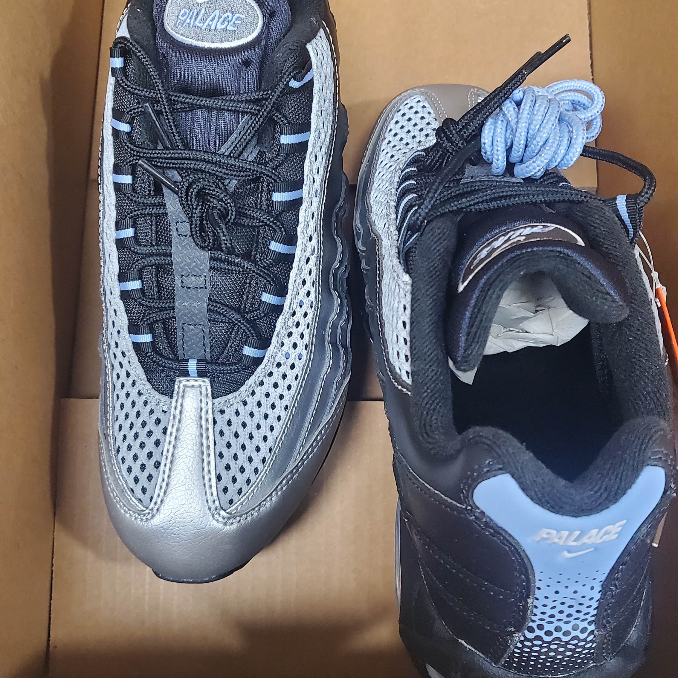 Nike x Palace Air Max 95 Metallic Silver Aluminum 착용 스타일 - 2
