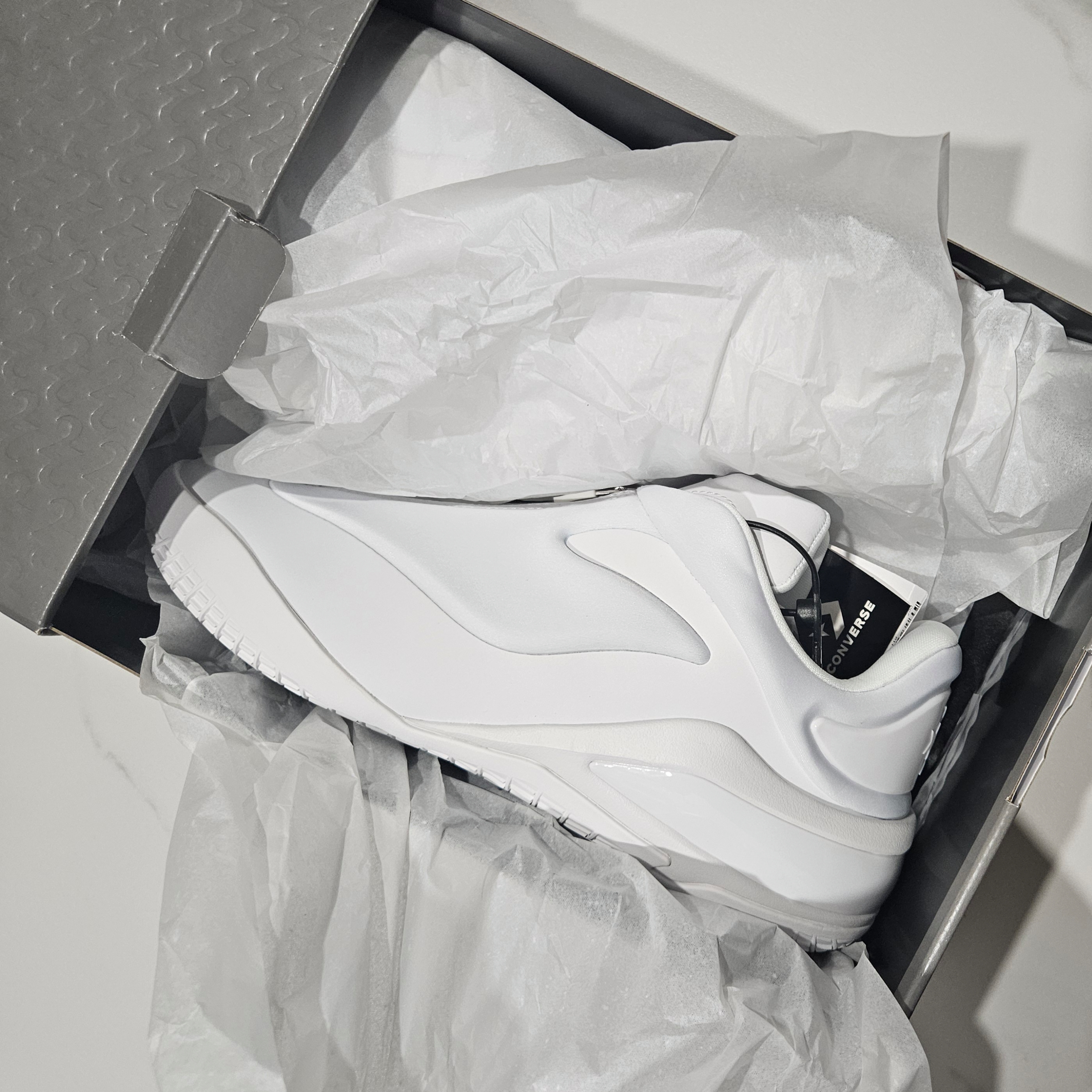 Converse x Shai 001 White 착용 스타일