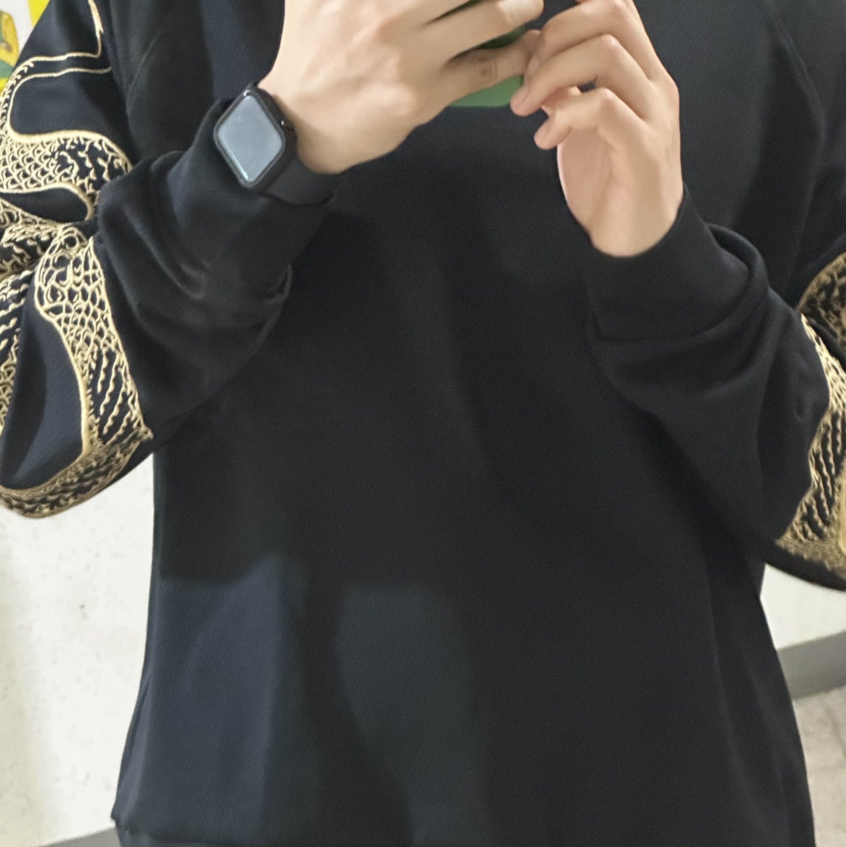 Nike Kobe Year of Mamba Therma-Fit Basketball Crew-Neck Sweatshirt Black (HQ4698-010) 착용 스타일