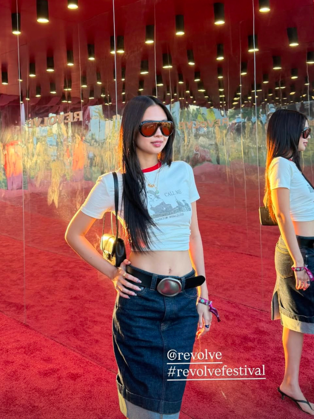 Willy Chavarria Call Girl Ringer T-Shirt White, Chanel Small Flap Bag Grained Shiny Calfskin & Gold-Tone Metal Black 착용 스타일 - 2