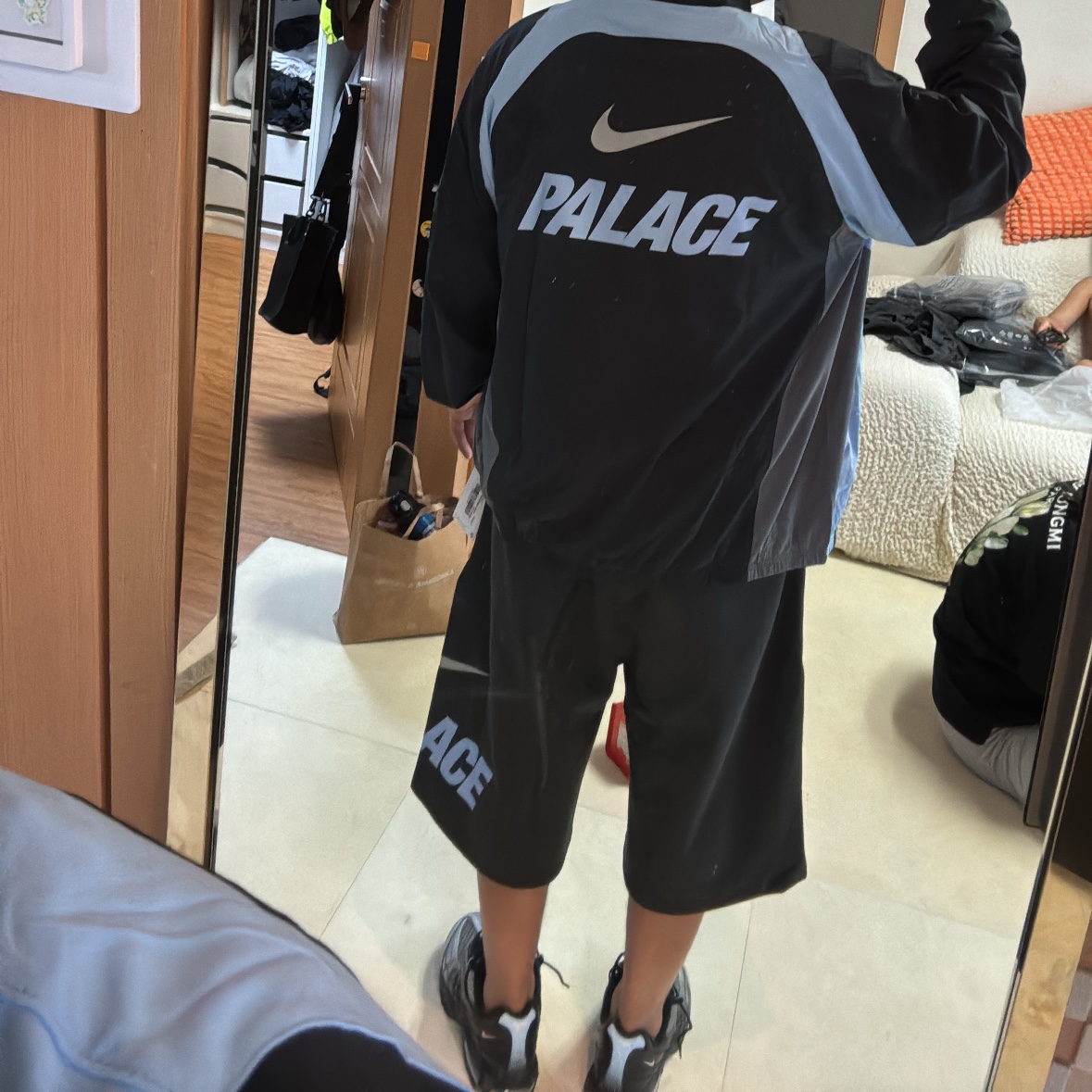 Palace x Nike Track Jacket Black - 26SS, Palace x Nike Font Swoosh T-Shirt Black - 26SS 착용 스타일