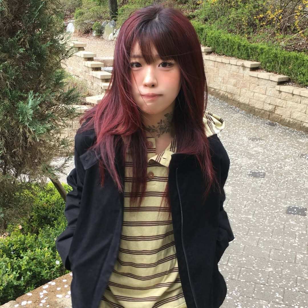 MAINBOOTH Cookie Stripe Hood T-shirt YELLOW 착용 스타일 - 4