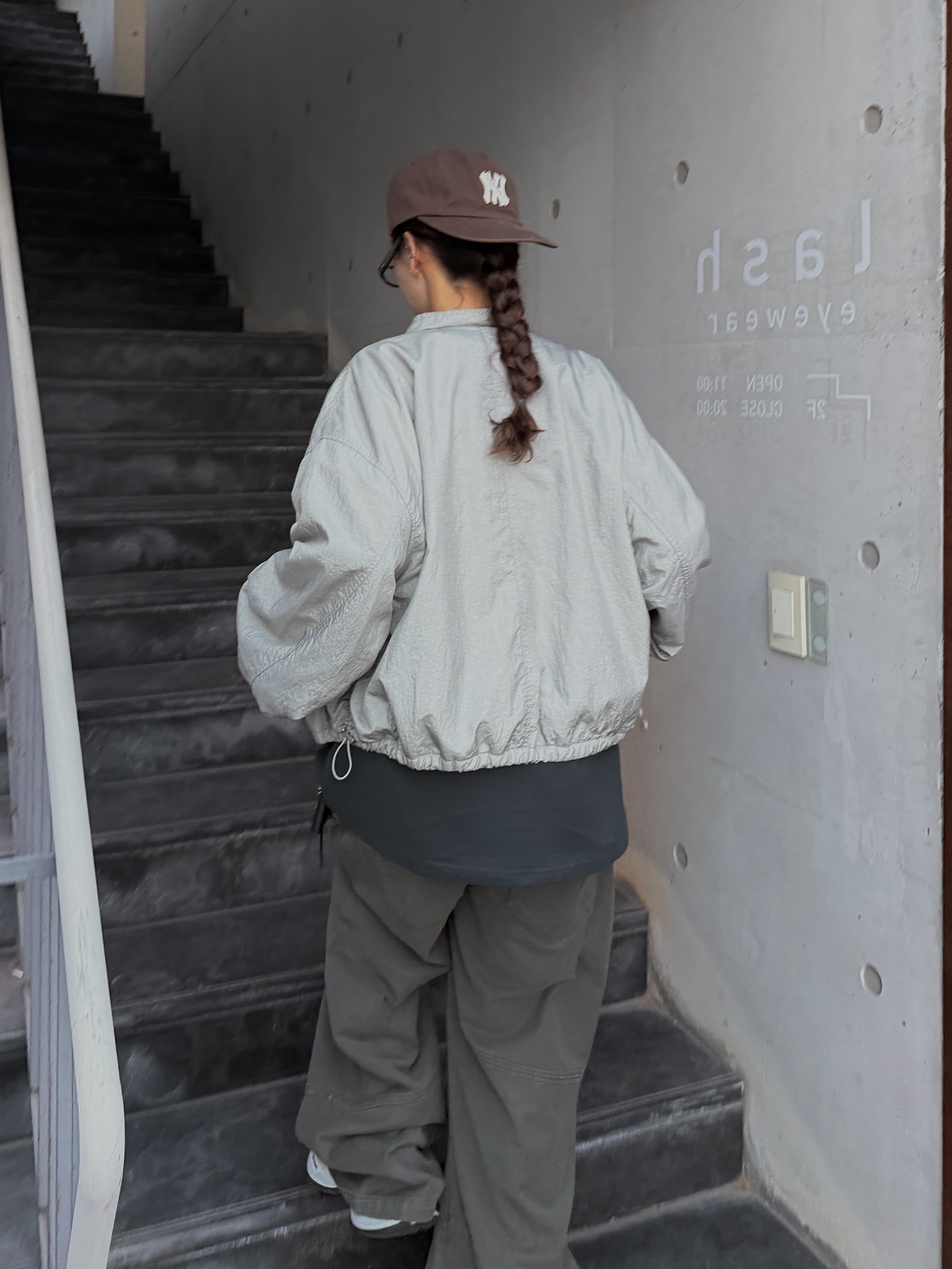 Farfromwhat Far Patch Logo Cap Brown, (W) Balenciaga Circuit Sneaker White Silver 착용 스타일 - 8