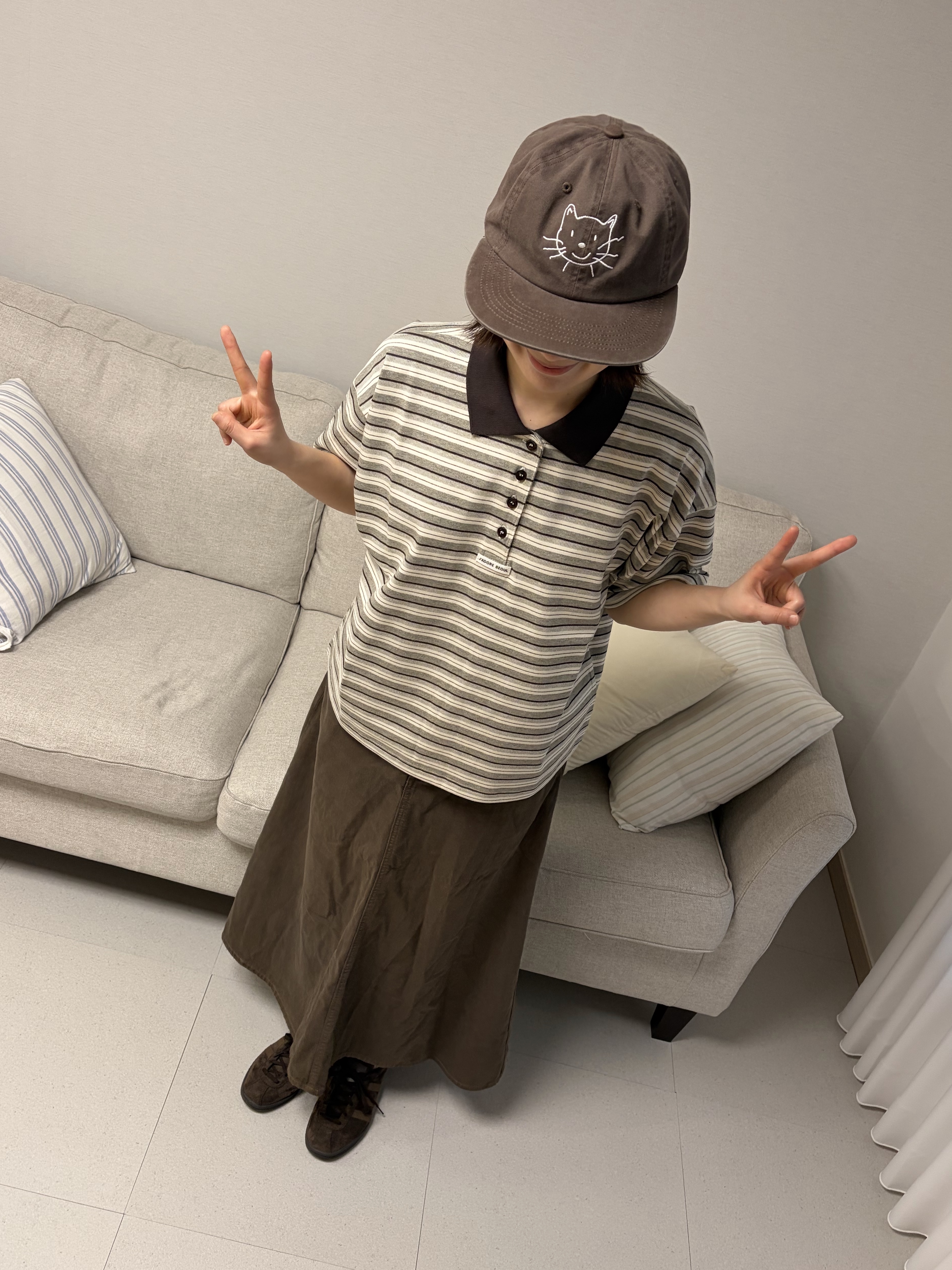 Menasoo Multi Stripe Collar T Shirt Navy Ivory, UGLYSHADOW I Love You Camp Cap Brown 착용 스타일 - 3