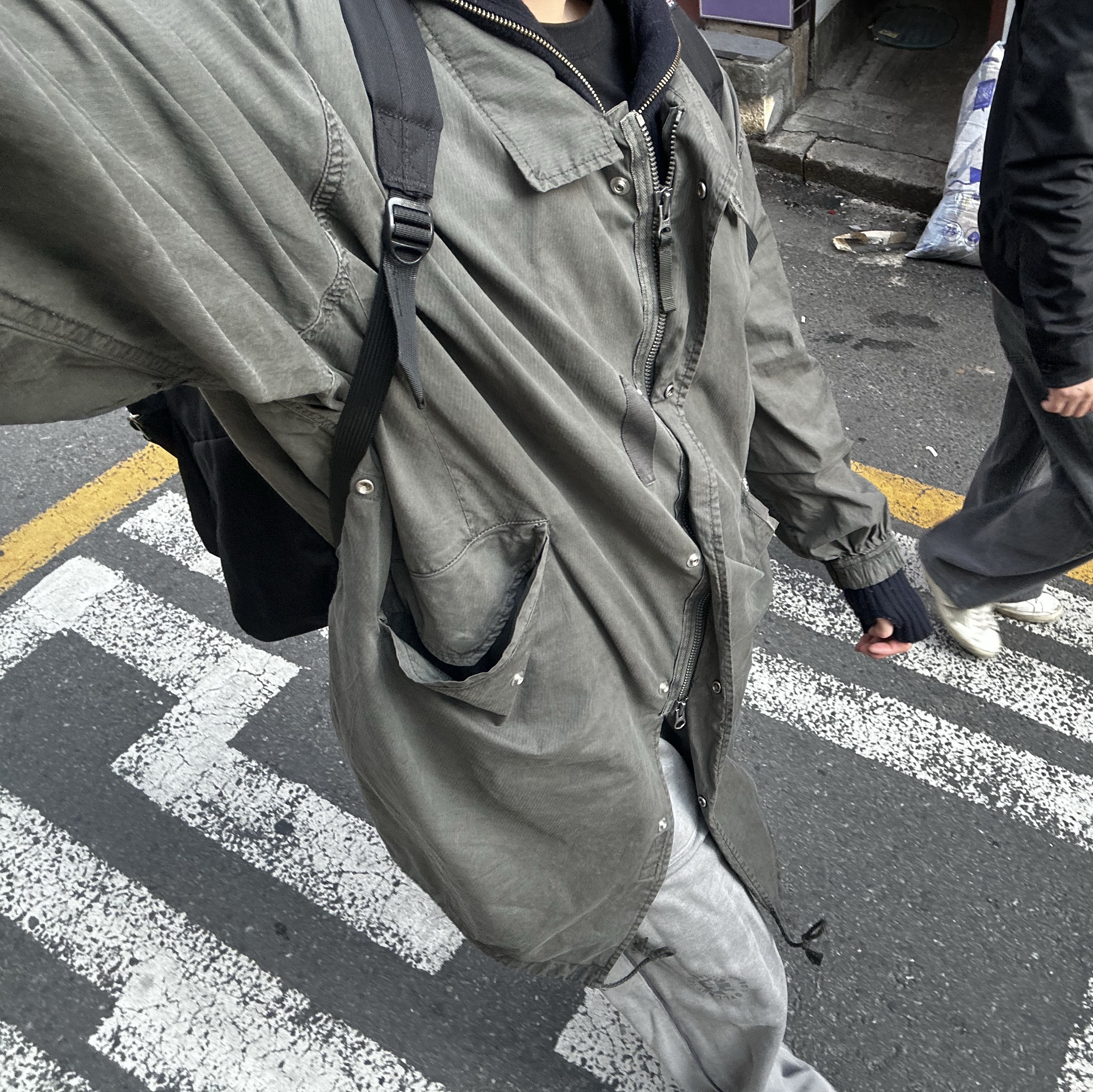 Polyteru 1011 Fatigue Sweatpants 1.2v Dirty Gray, Polyteru Dell Parka Sage Gray 착용 스타일