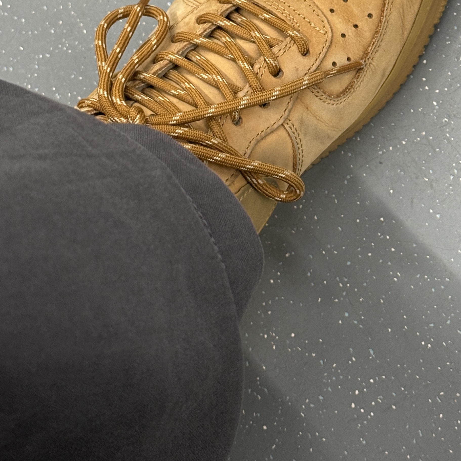 Nike Air Force 1 '07 WB Flax 착용 스타일