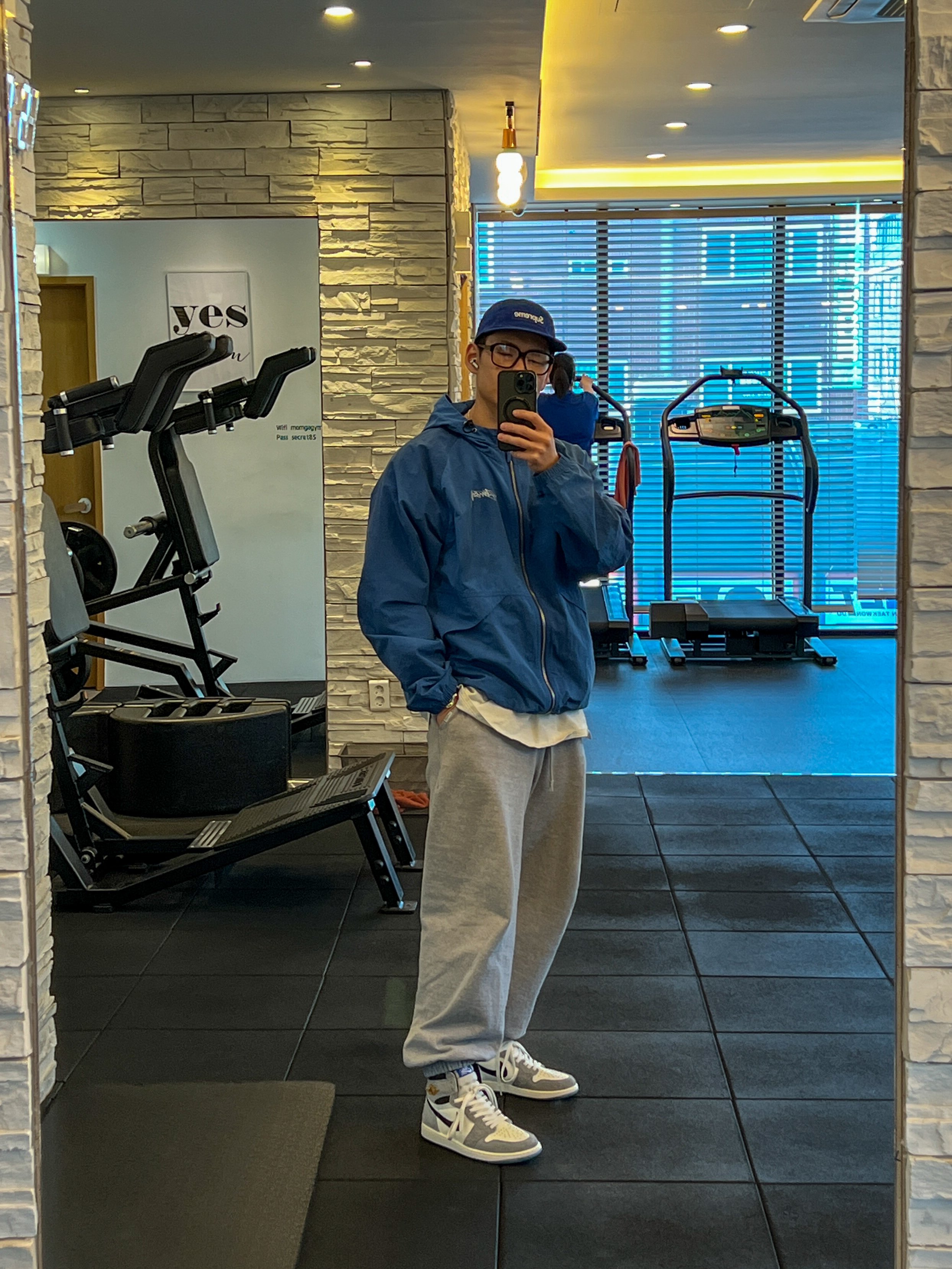 Supreme Washed Chino Twill Camp Cap Royal - 26SS, Stussy Wave Dye Beach Shell Jacket Ultramarine 착용 스타일