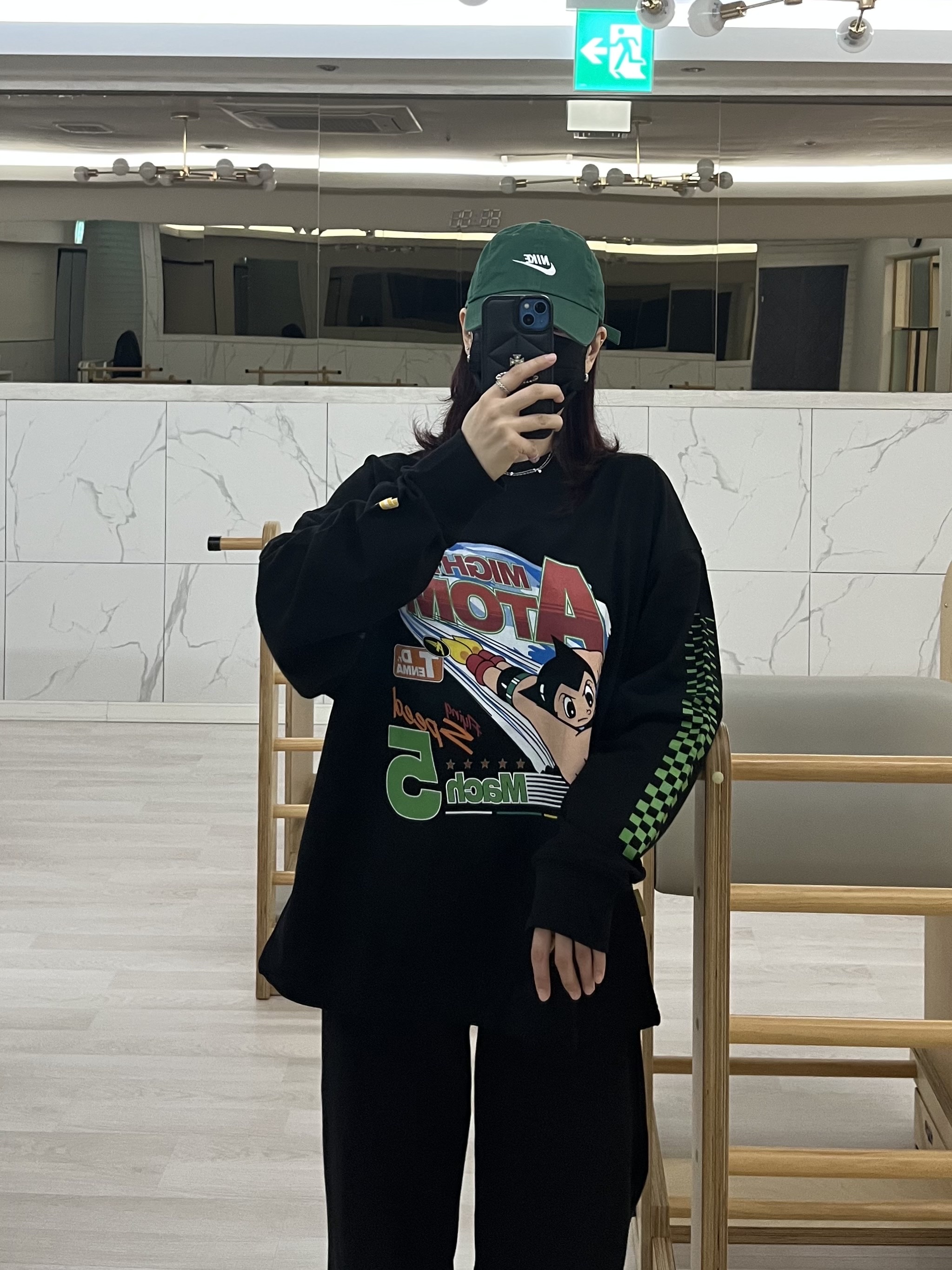 MAINBOOTH [Astro Boy] Racing T-shirt White, Nike Heritage 86 Futura Washed Cap Gorge Green 착용 스타일 - 1