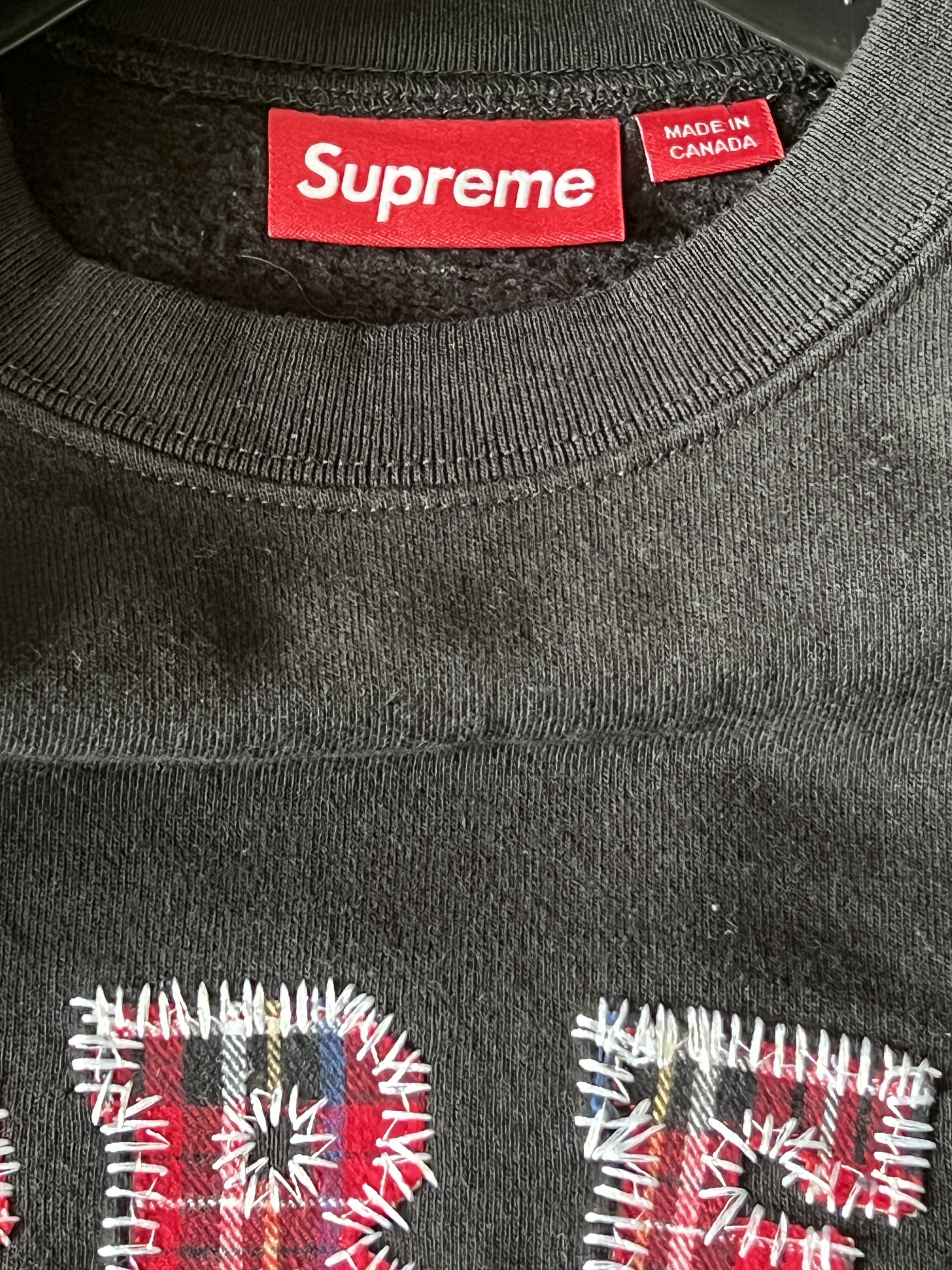 Supreme Plaid Arc Crewneck Black - 26SS, Supreme Plaid Arc Crewneck Navy - 26SS 착용 스타일