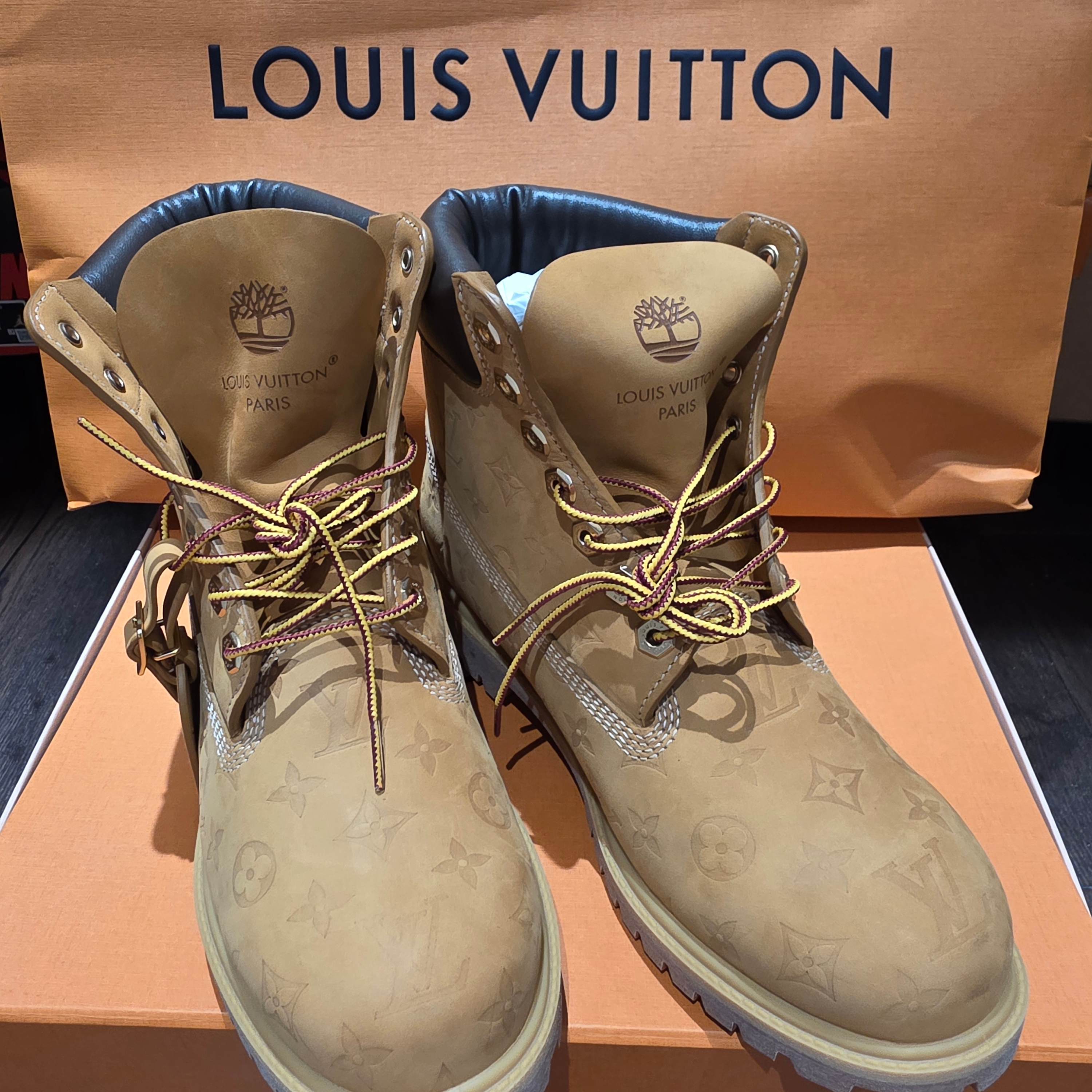 Louis Vuitton x Timberland 6 Inch Ankle Boot Beige 착용 스타일 - 4