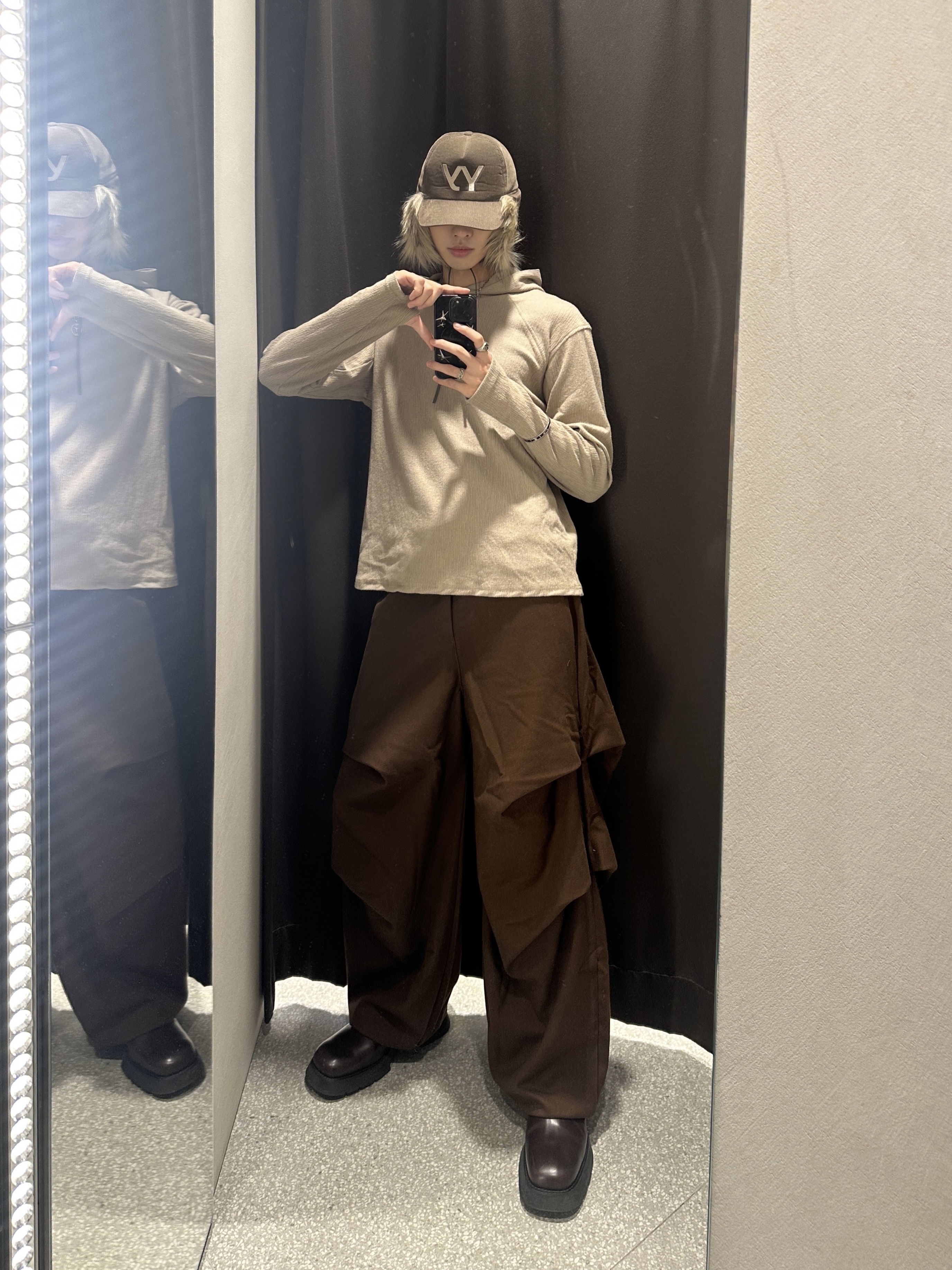 Open Yy Faux Fur Corduroy Earflap Cap Khaki 착용 스타일 - 1