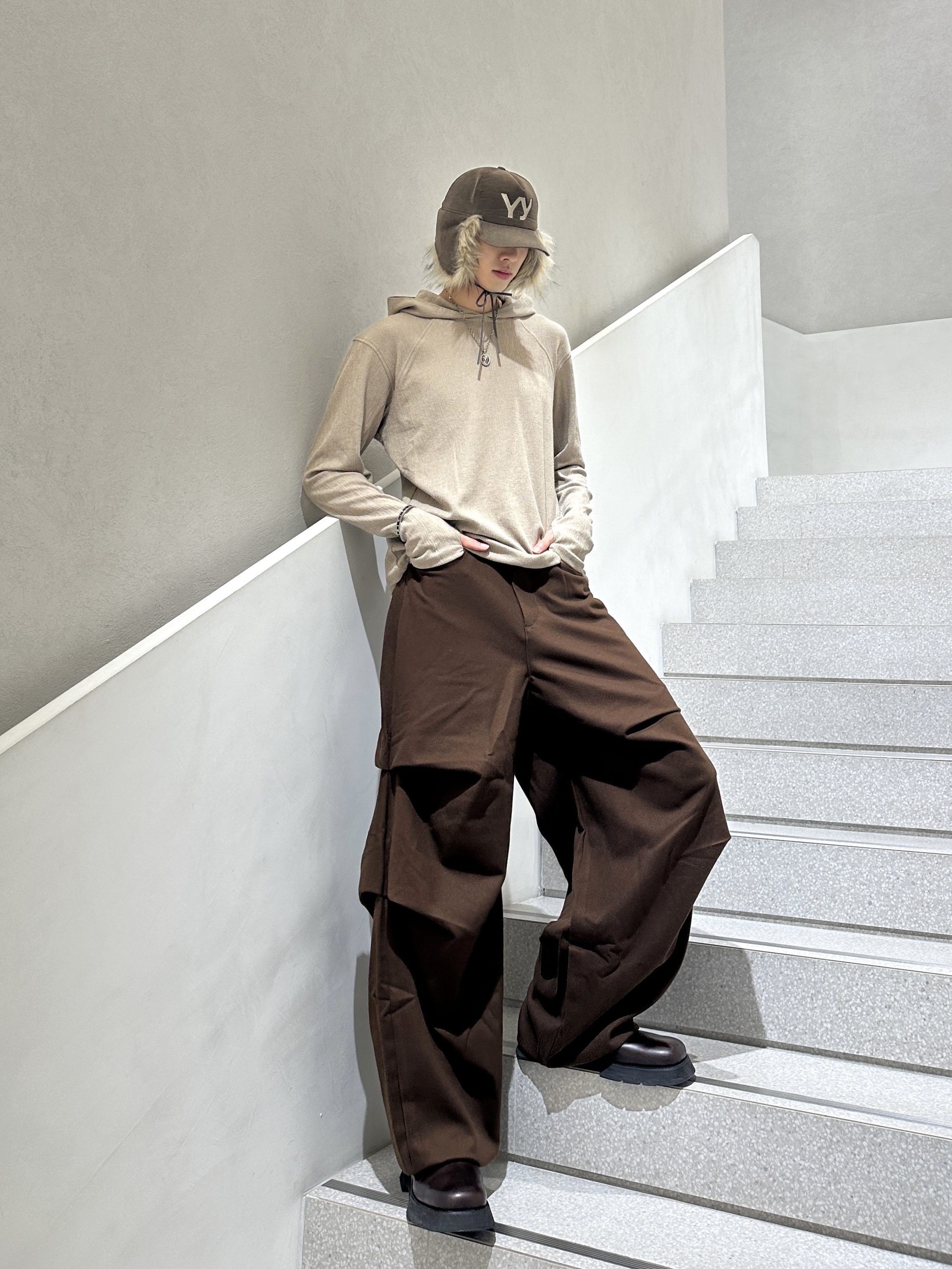 Open Yy Faux Fur Corduroy Earflap Cap Khaki 착용 스타일 - 2