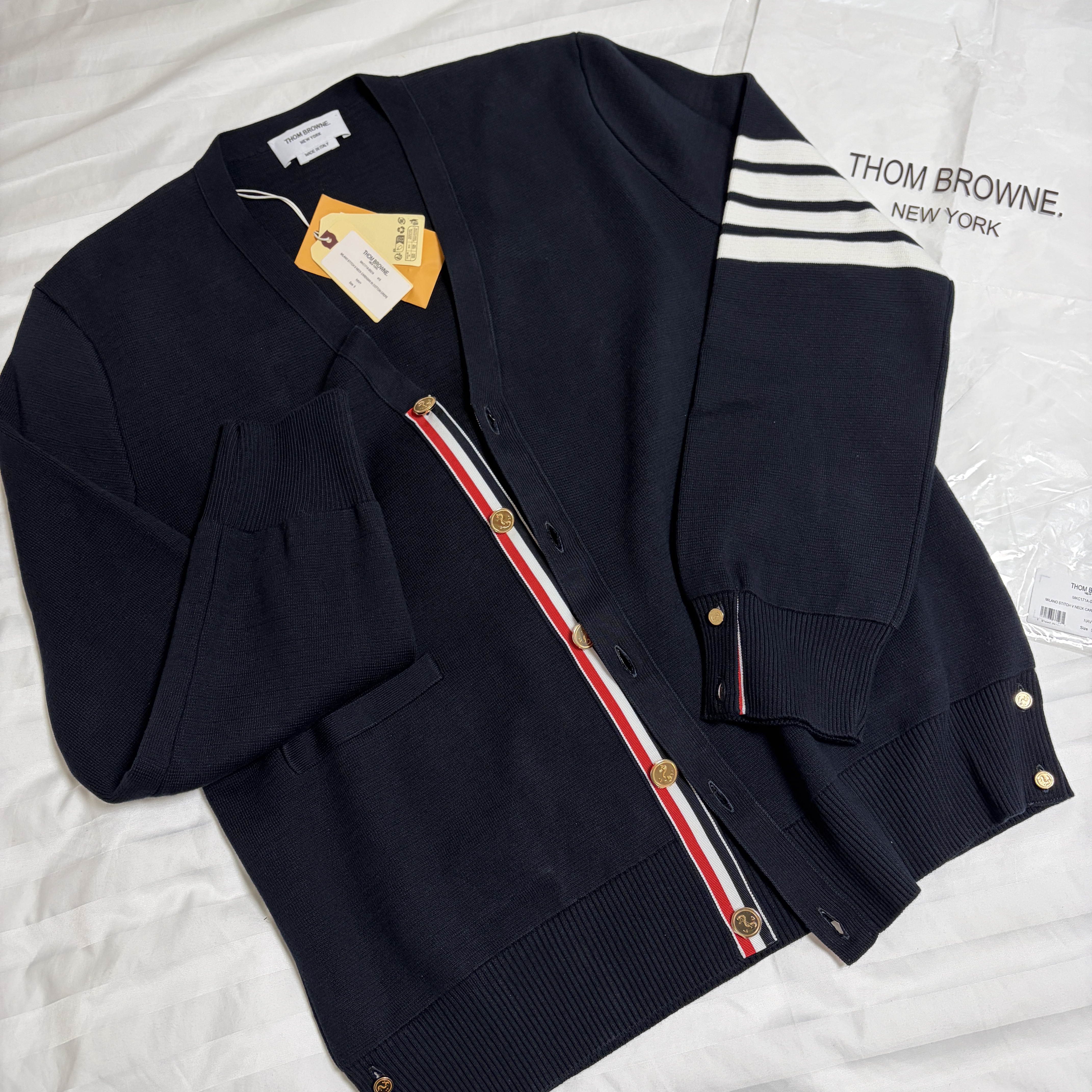 Thom Browne Milano Stitch 4-Bar Cardigan Navy 착용 스타일