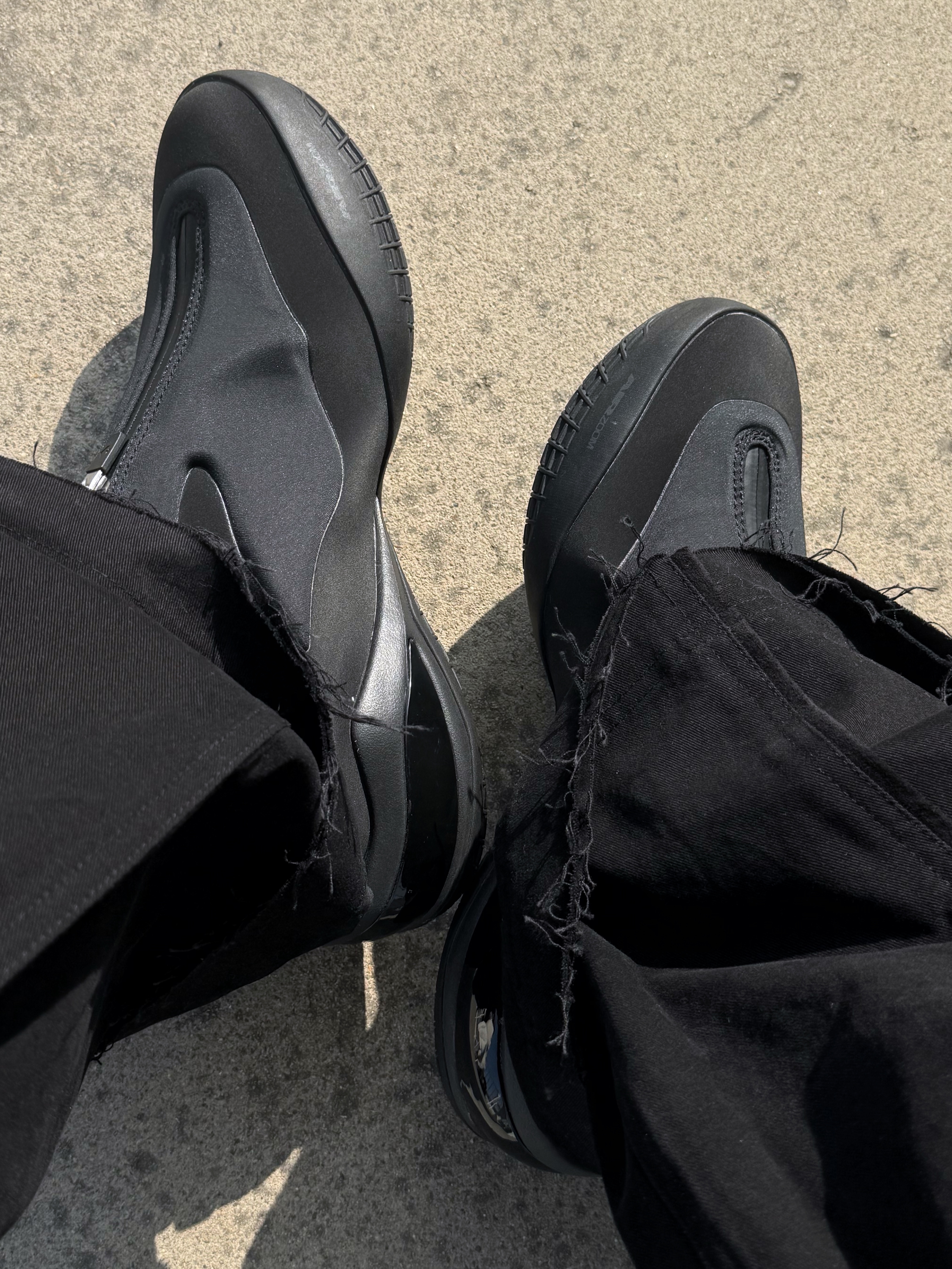 Xlim EP.9 03 Trousers Black, Converse x Shai 001 Charm Black 착용 스타일 - 10
