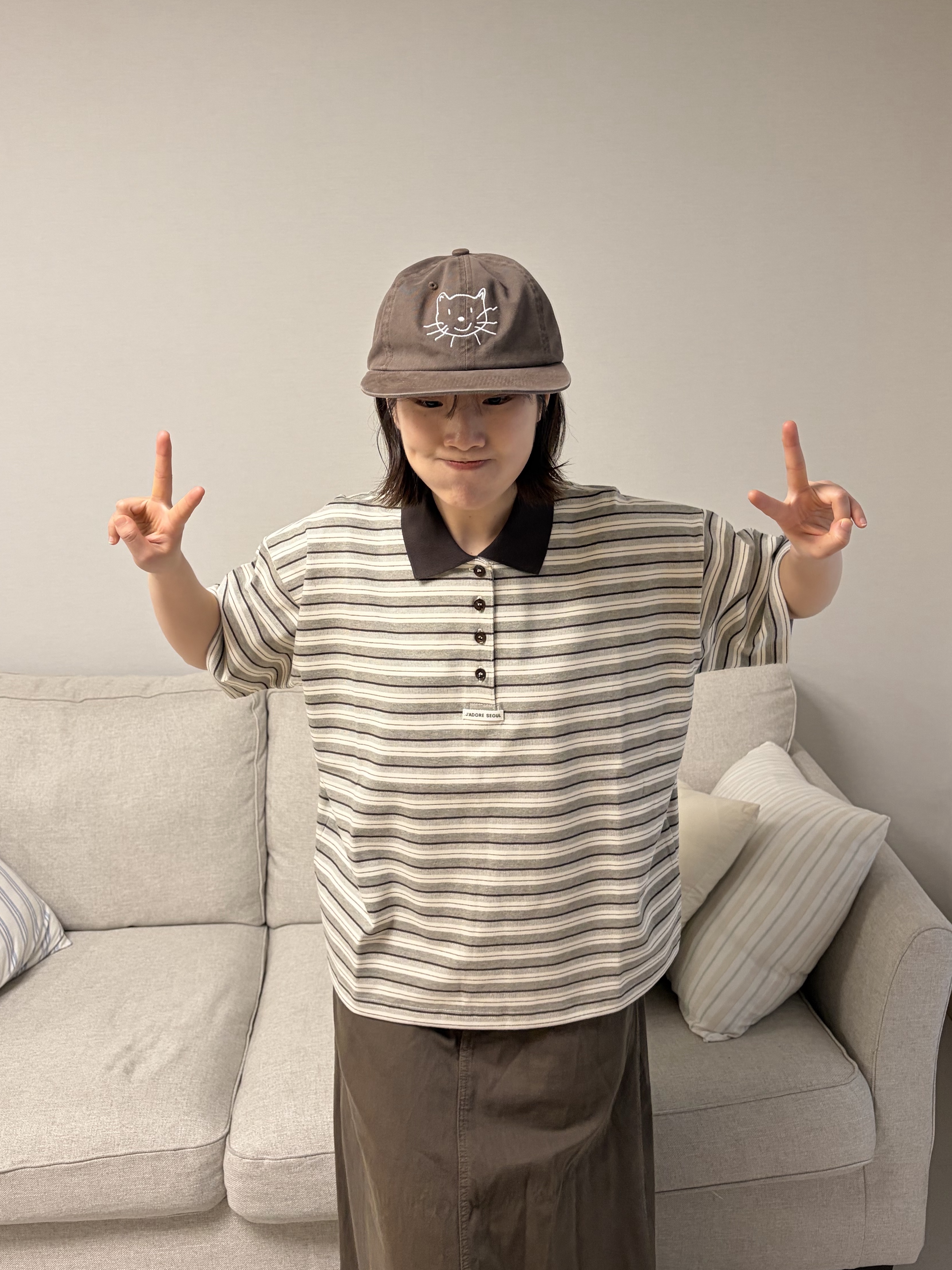 Menasoo Multi Stripe Collar T Shirt Navy Ivory, UGLYSHADOW I Love You Camp Cap Brown 착용 스타일 - 1