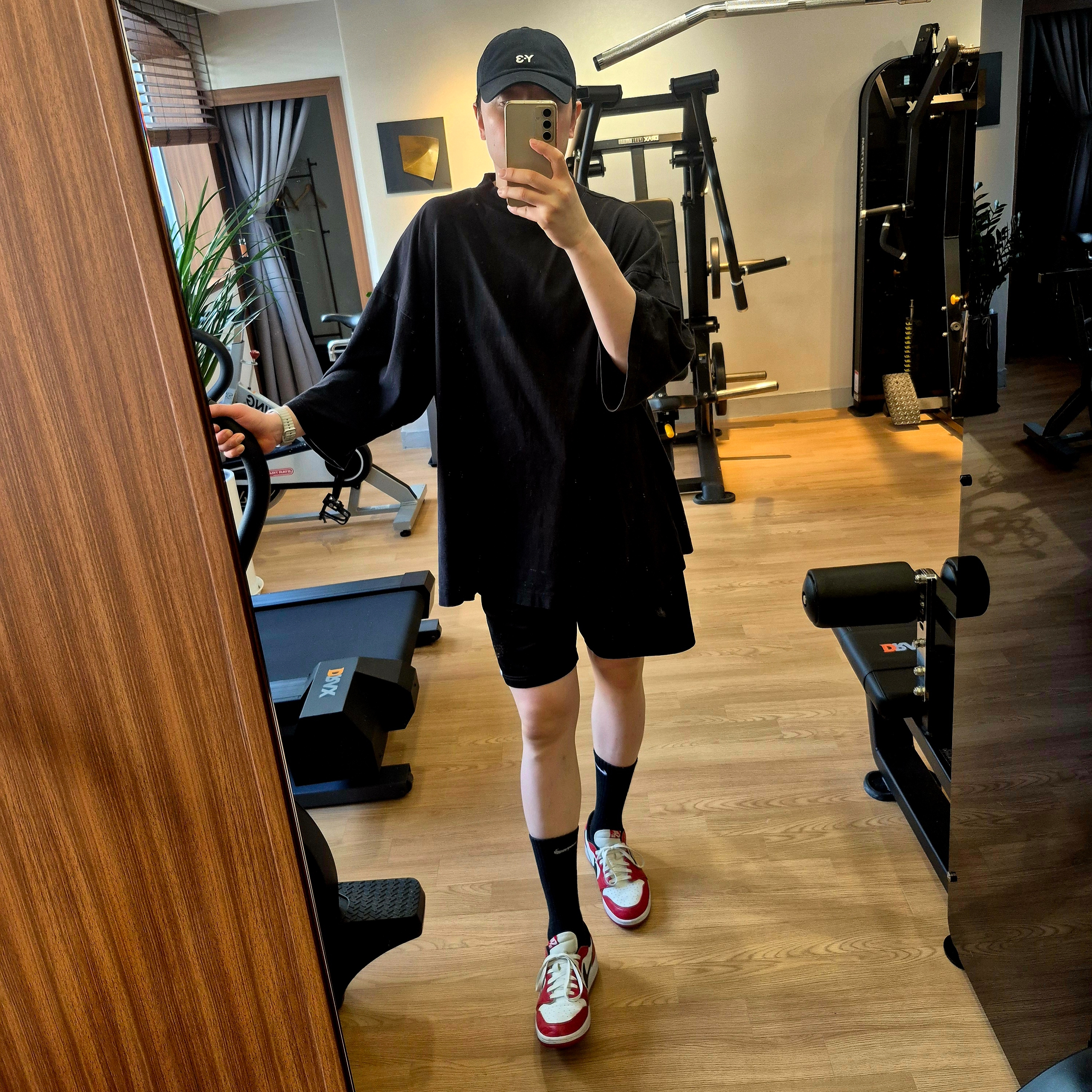 Y-3 Dad Cap Black, Jordan 1 Retro Low OG Chicago 착용 스타일