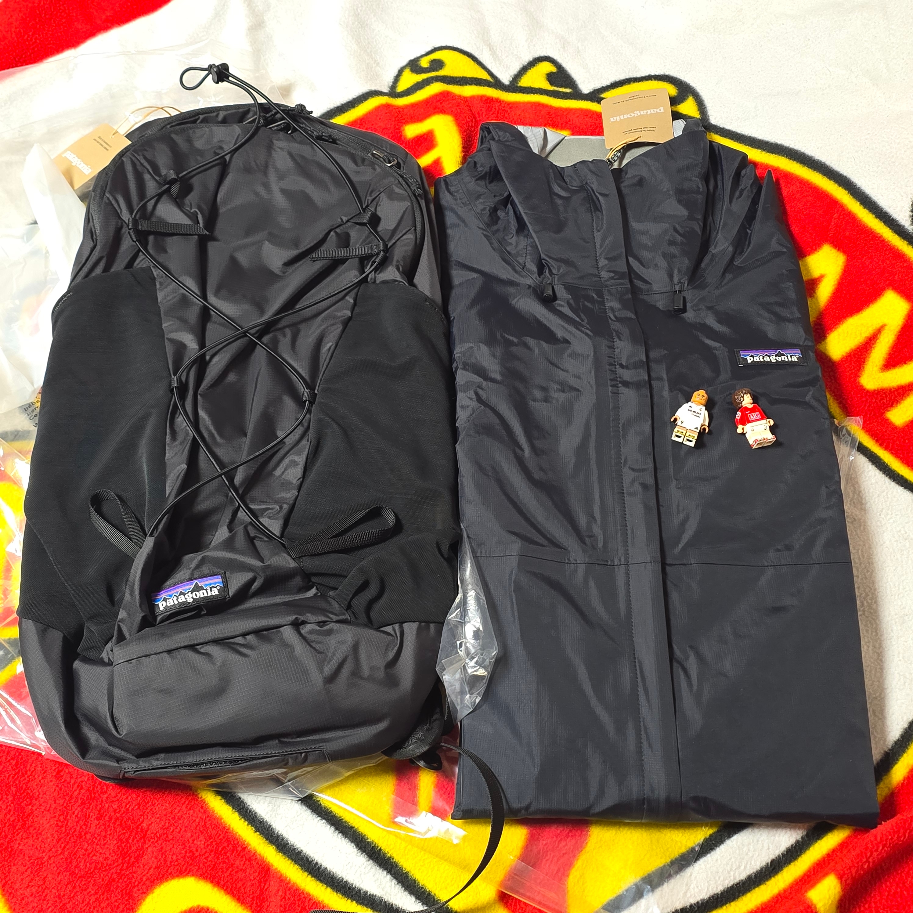 Patagonia Terravia Pack 14L Black, Patagonia Torrentshell 3L Jacket Black 착용 스타일 - 2