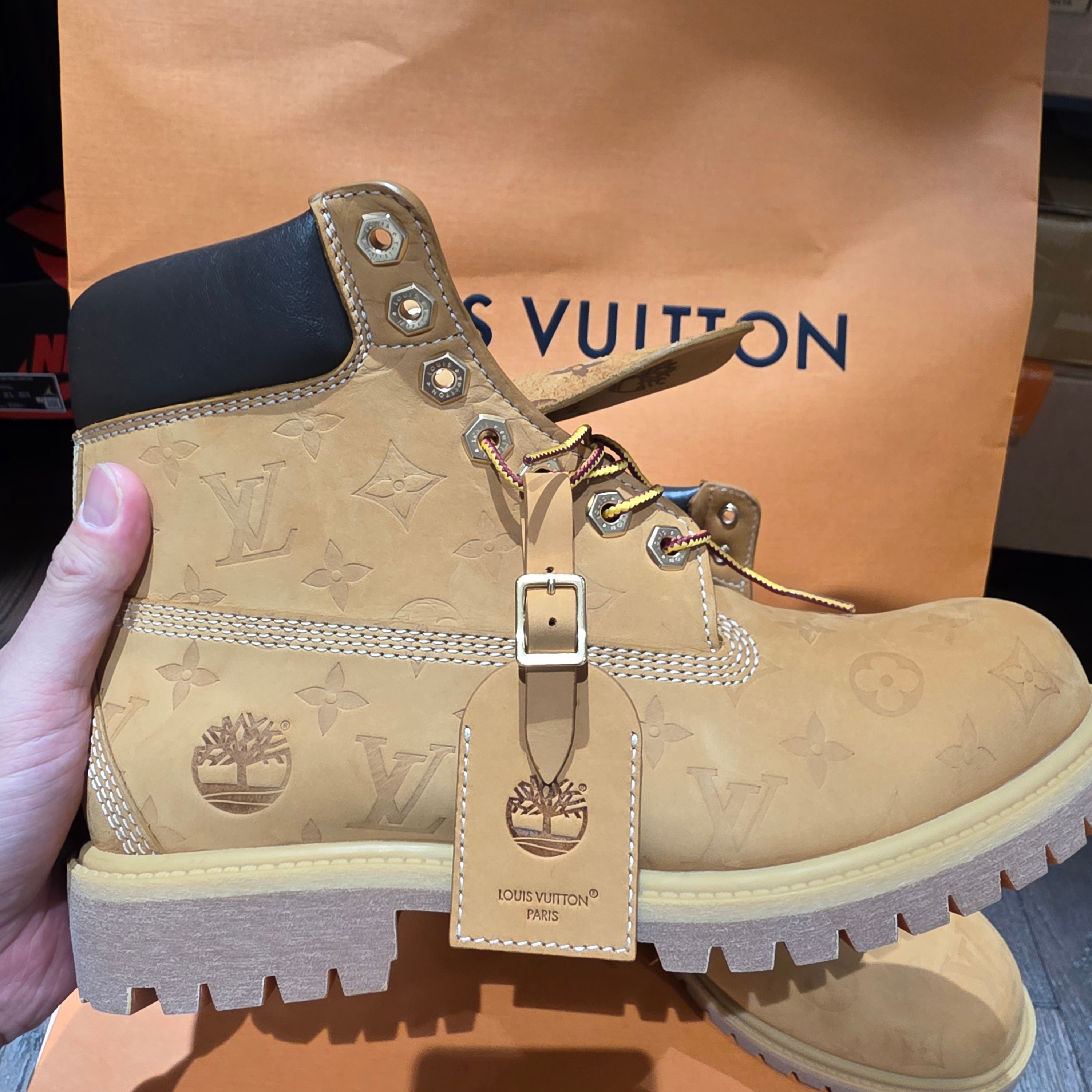 Louis Vuitton x Timberland 6 Inch Ankle Boot Beige 착용 스타일 - 6