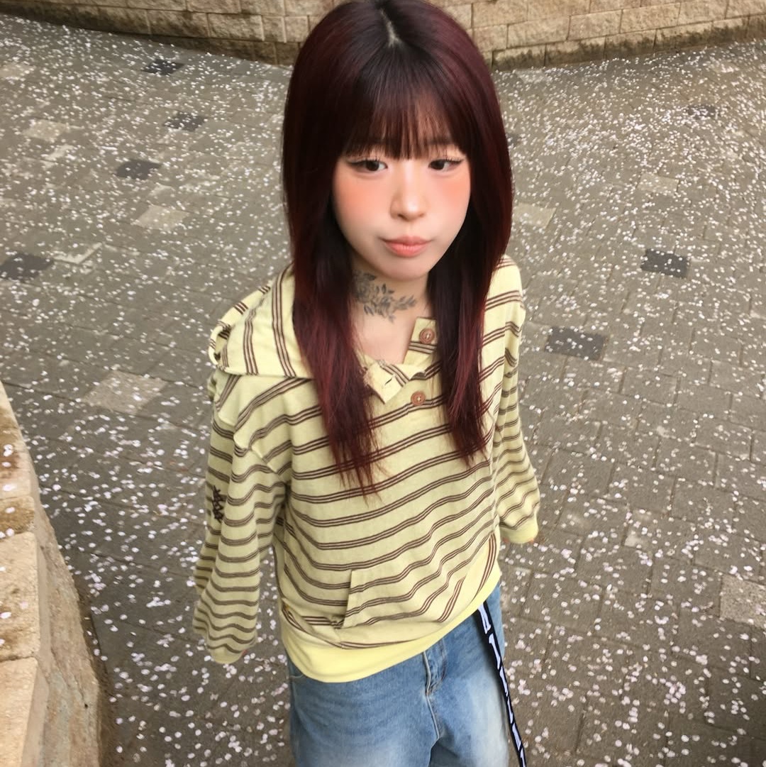 MAINBOOTH Cookie Stripe Hood T-shirt YELLOW 착용 스타일 - 5