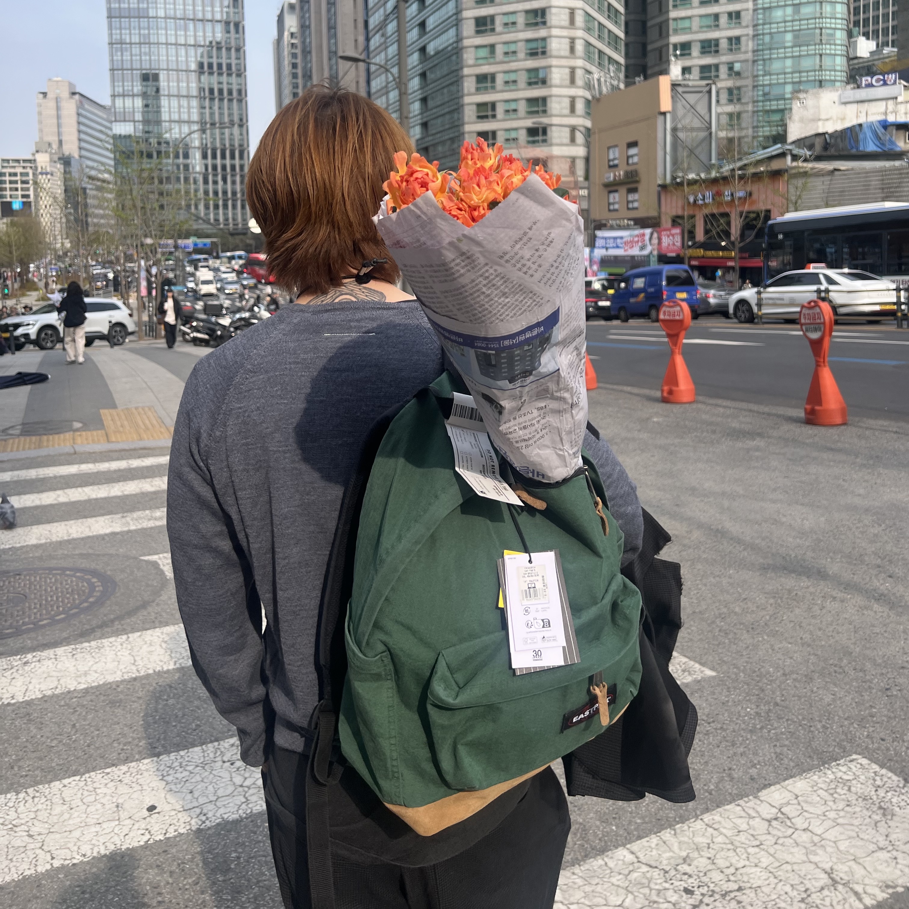 STU X EASTPAK Day PAK'R 80'S Green 착용 스타일