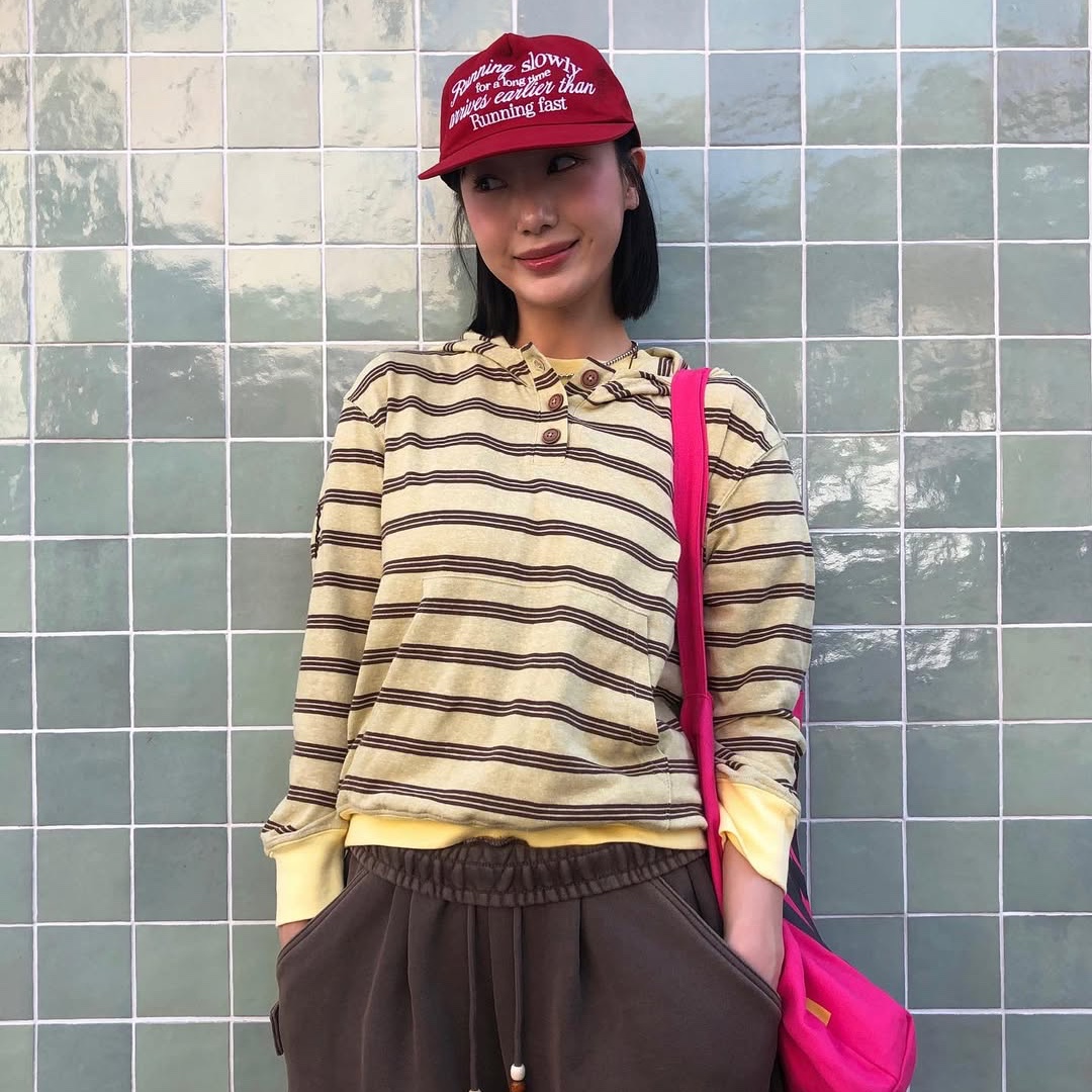 MAINBOOTH Beatles x Tote Bag Pink 착용 스타일 - 8