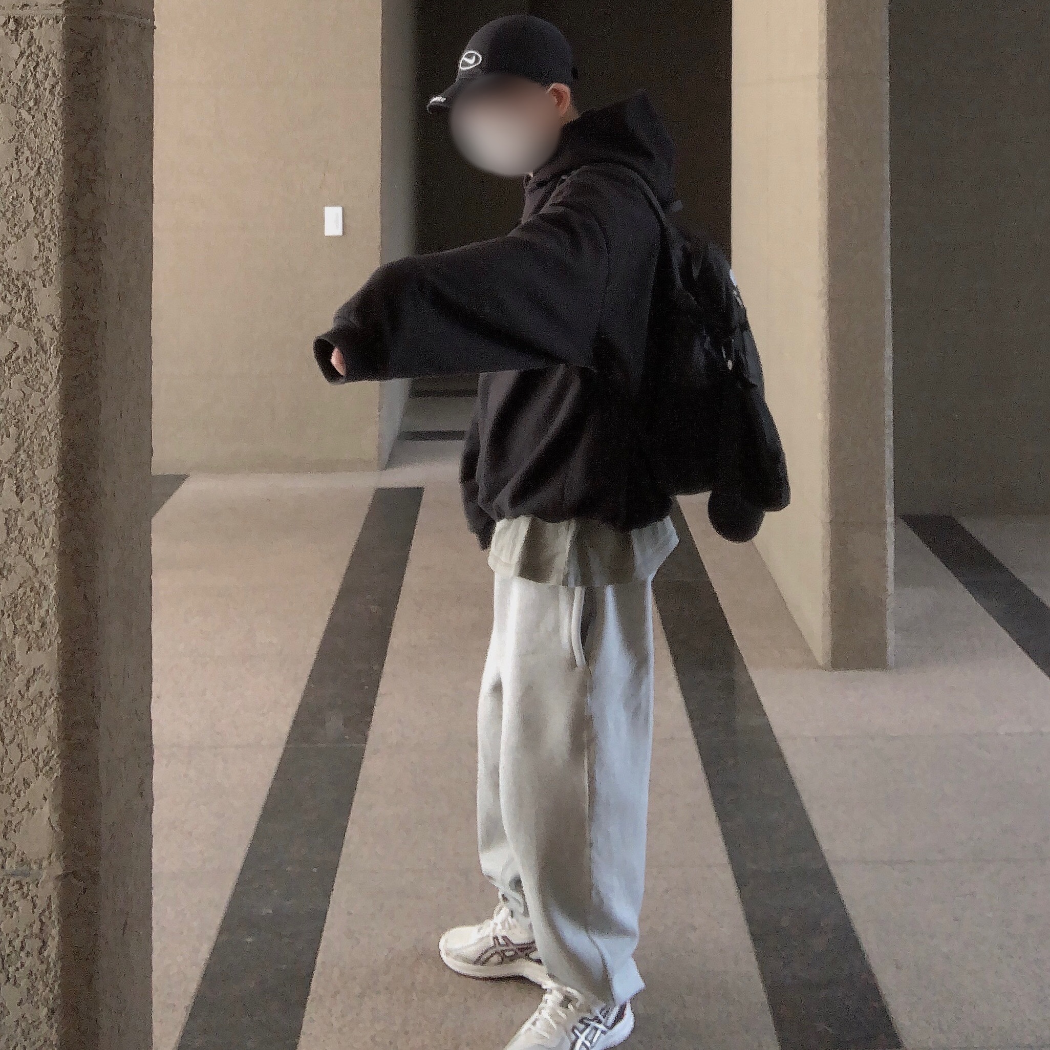 Supreme x Nike Running Hat Black - 25SS, Yeezy YZY Hoodie Black 착용 스타일 - 1