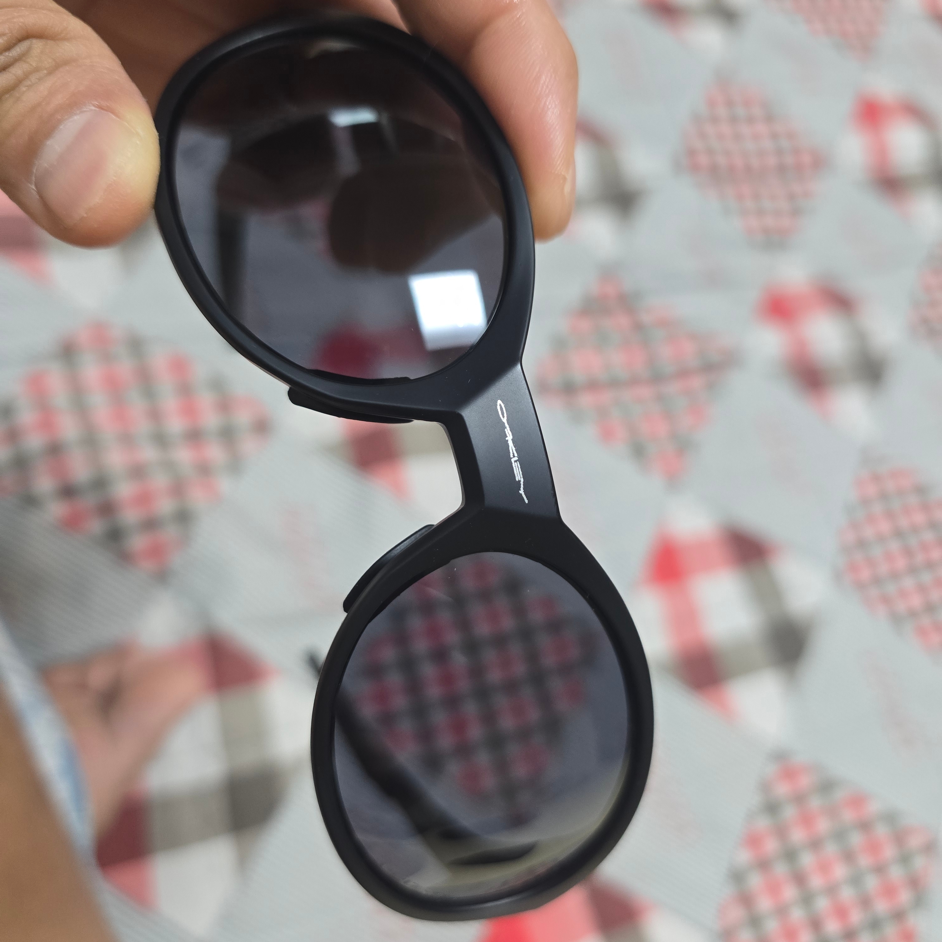 Oakley Eye Jacket Redux Matte Black Frame Prizm Grey Lenses High Bridge Fit 착용 스타일 - 2