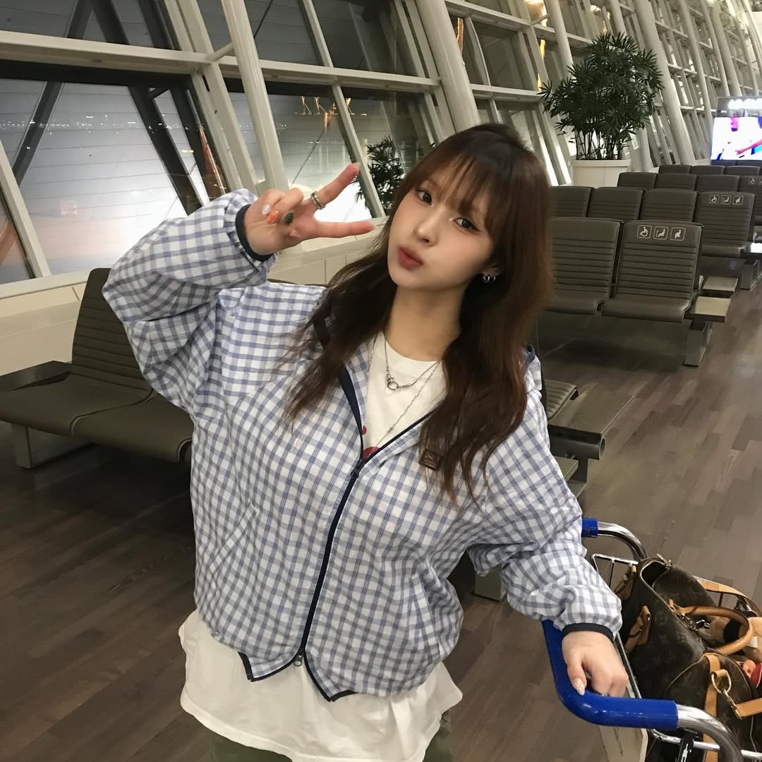 SPORT CHAMBER SC Square Check Windbreaker WHITE 착용 스타일 - 2