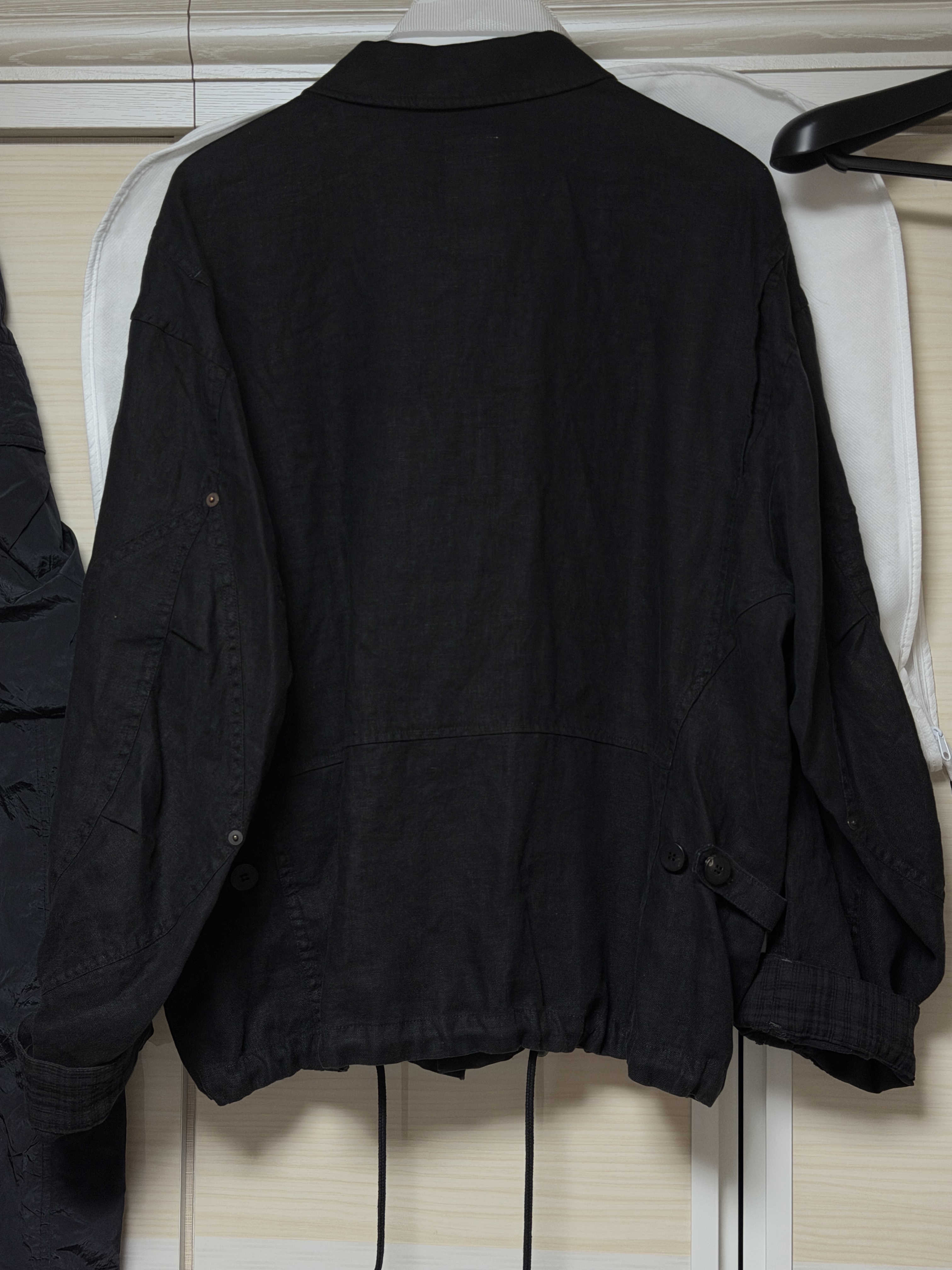 Polyteru Linen Field Jacket Washed Black 착용 스타일 - 2