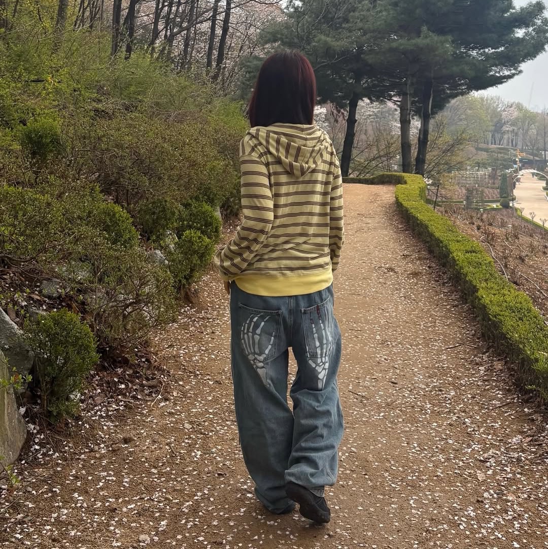 MAINBOOTH Cookie Stripe Hood T-shirt YELLOW 착용 스타일 - 6