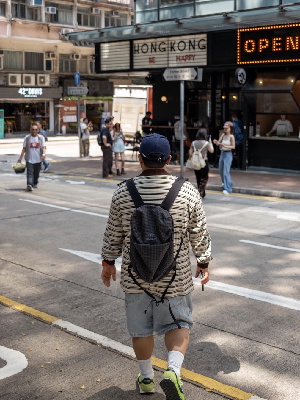 Arc'teryx Konseal 15 Backpack Black, Palace P 6-Panel Navy 착용 스타일