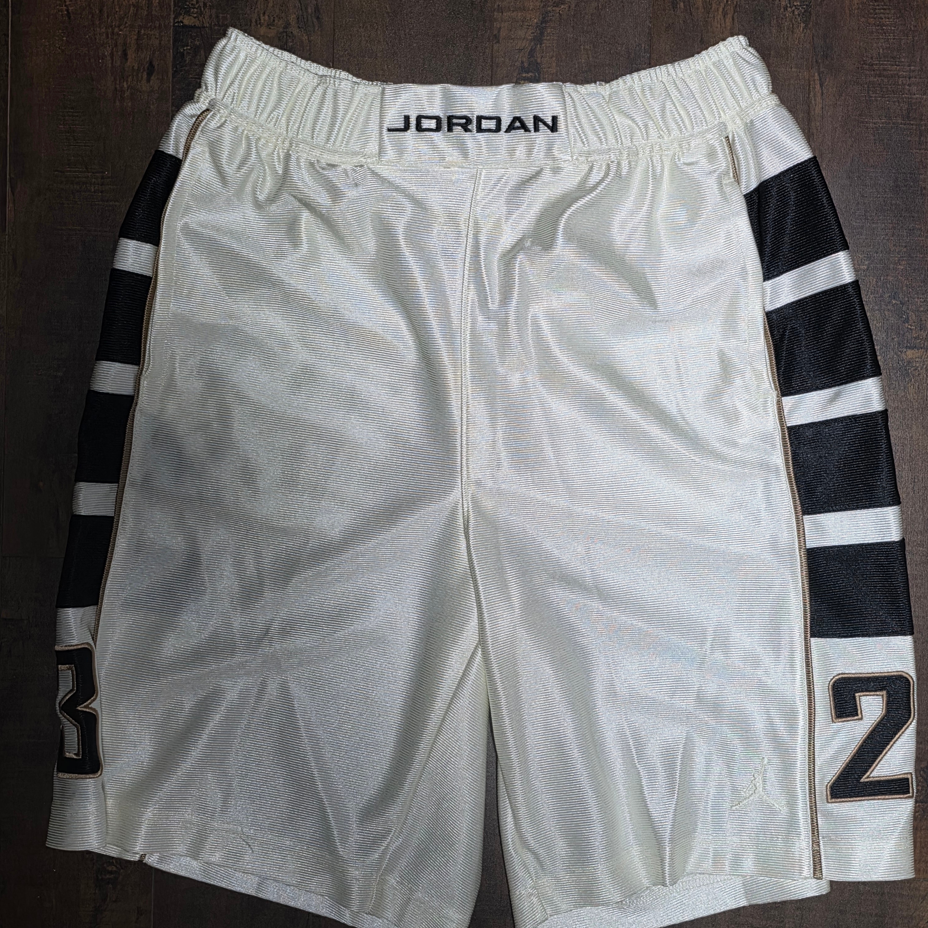 Jordan Brooklyn Cat Scratch Shorts Sail Black (HV0560-133) 착용 스타일