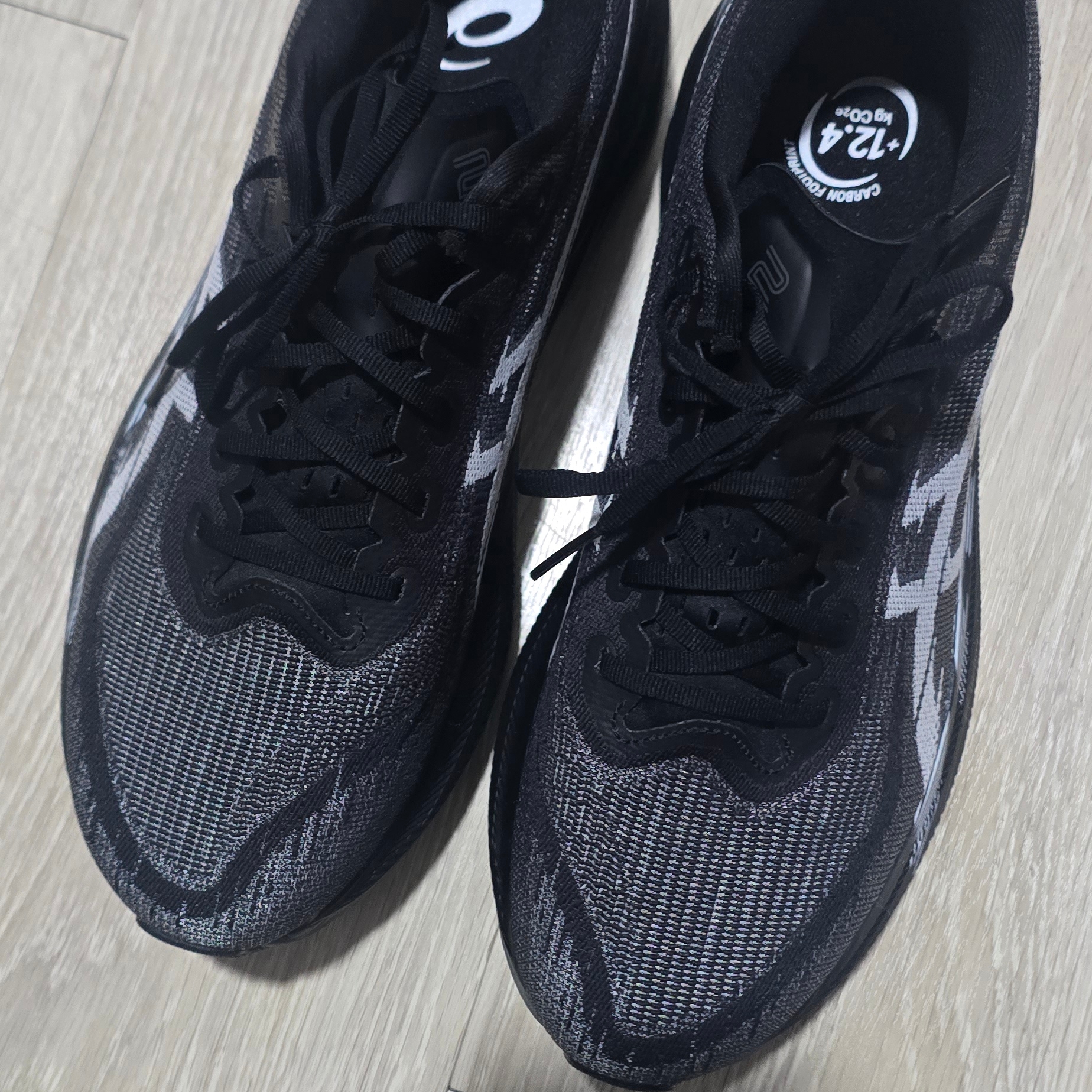 Asics Superblast 2 Black White 착용 스타일