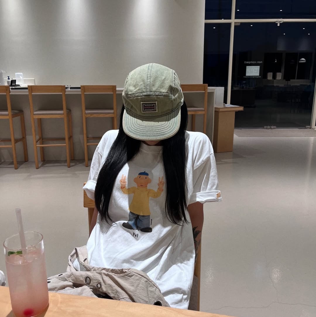 MAINBOOTH [Pat&Mat] Pat T-shirt White 착용 스타일 - 6