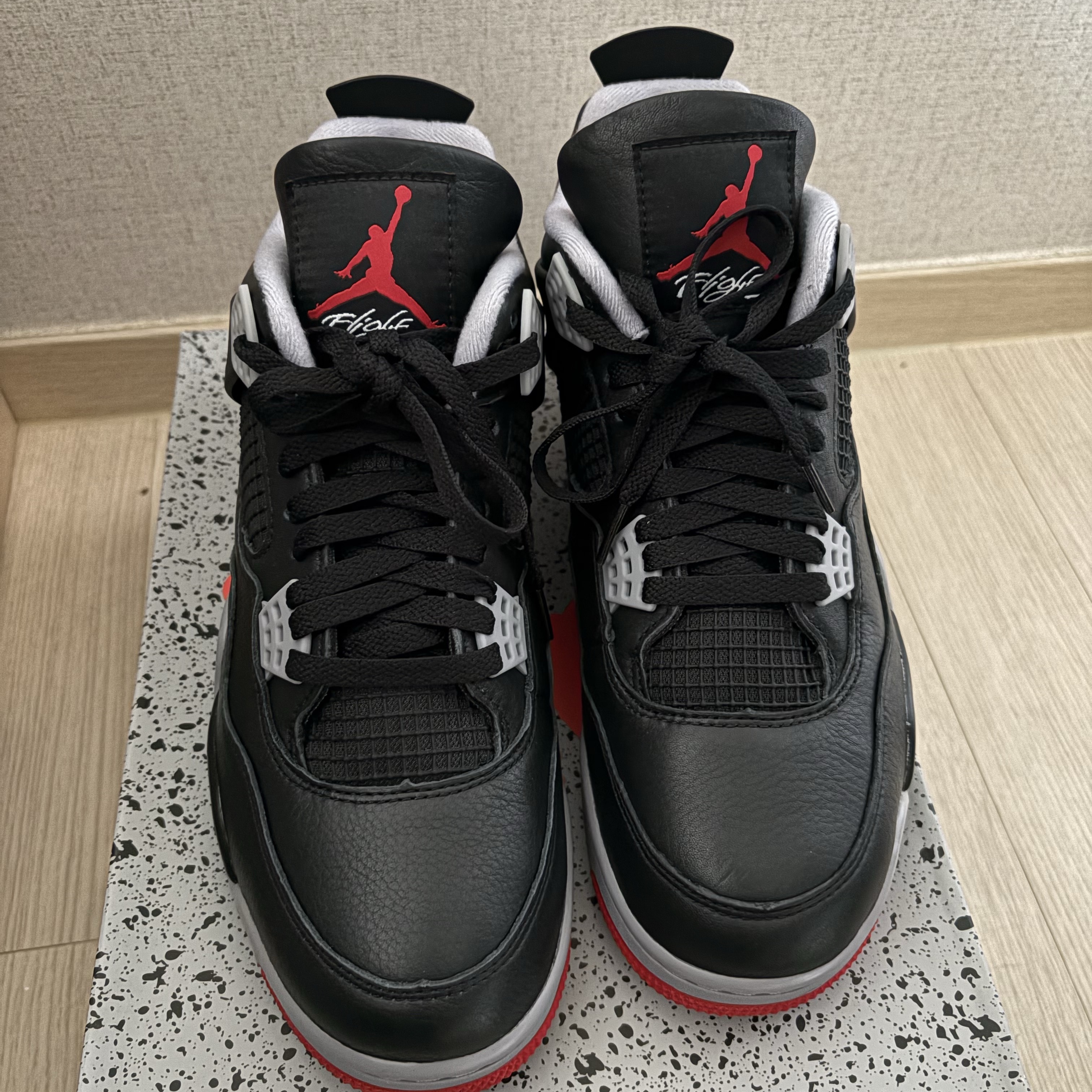 Jordan 4 Retro Bred Reimagined 착용 스타일 - 3