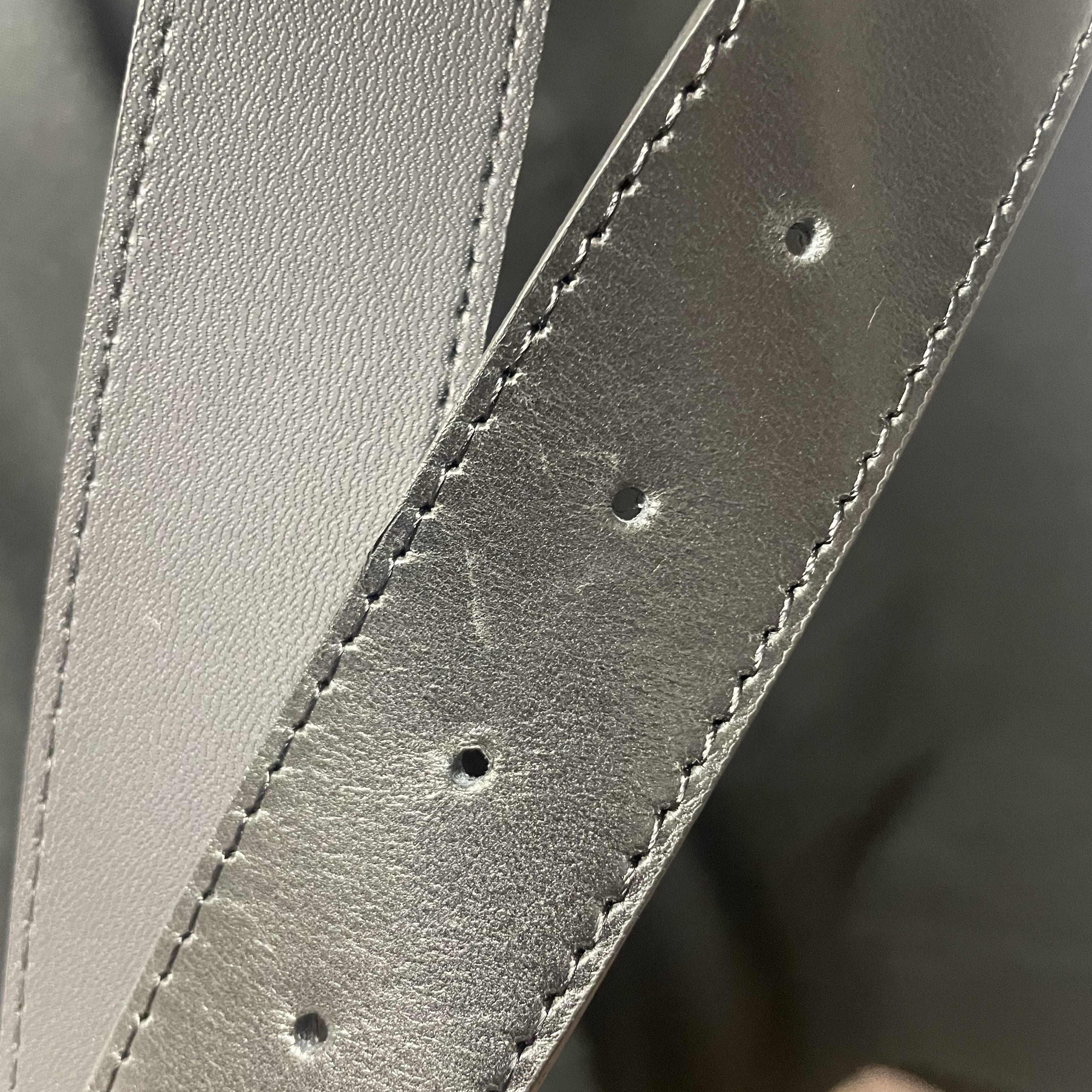 Undermycar MU.128 Original Logo Essential Leather Belt Silver / Black 착용 스타일 - 2