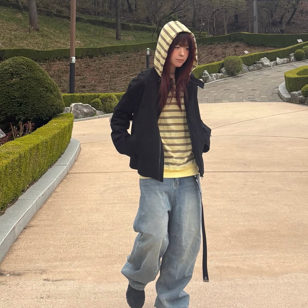 MAINBOOTH Cookie Stripe Hood T-shirt YELLOW 착용 스타일 - 7