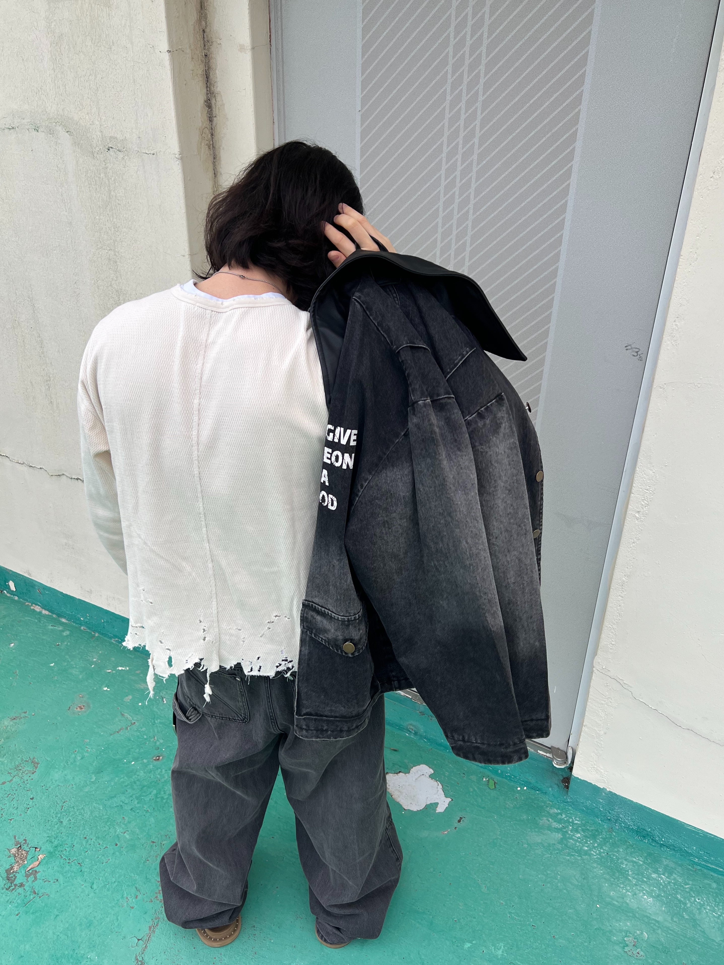 Kinchi x Yiyae Bone Mule Camel, NOD Leather Collar Vintage Jacket Black Denim 착용 스타일 - 7