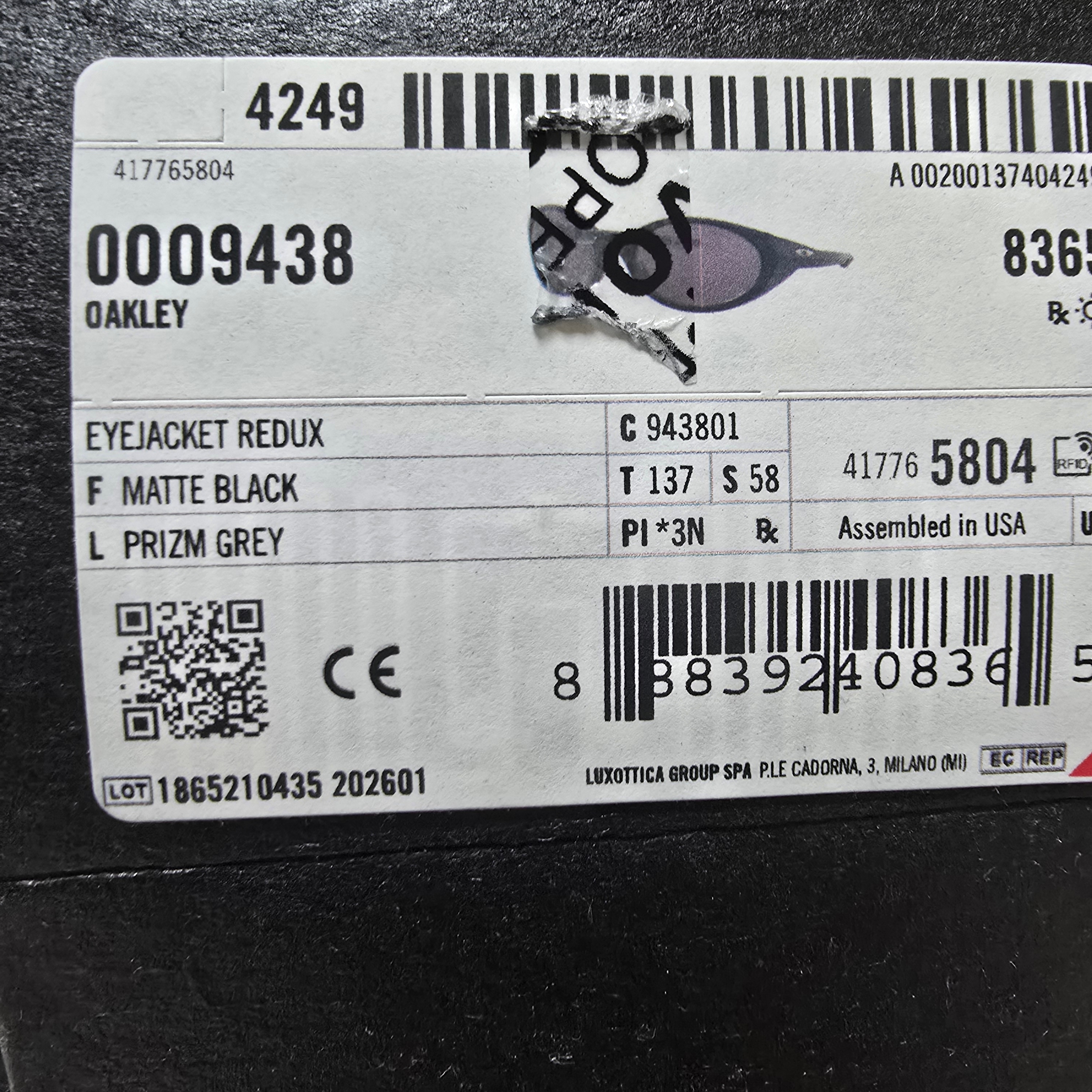 Oakley Eye Jacket Redux Matte Black Frame Prizm Grey Lenses High Bridge Fit 착용 스타일 - 5