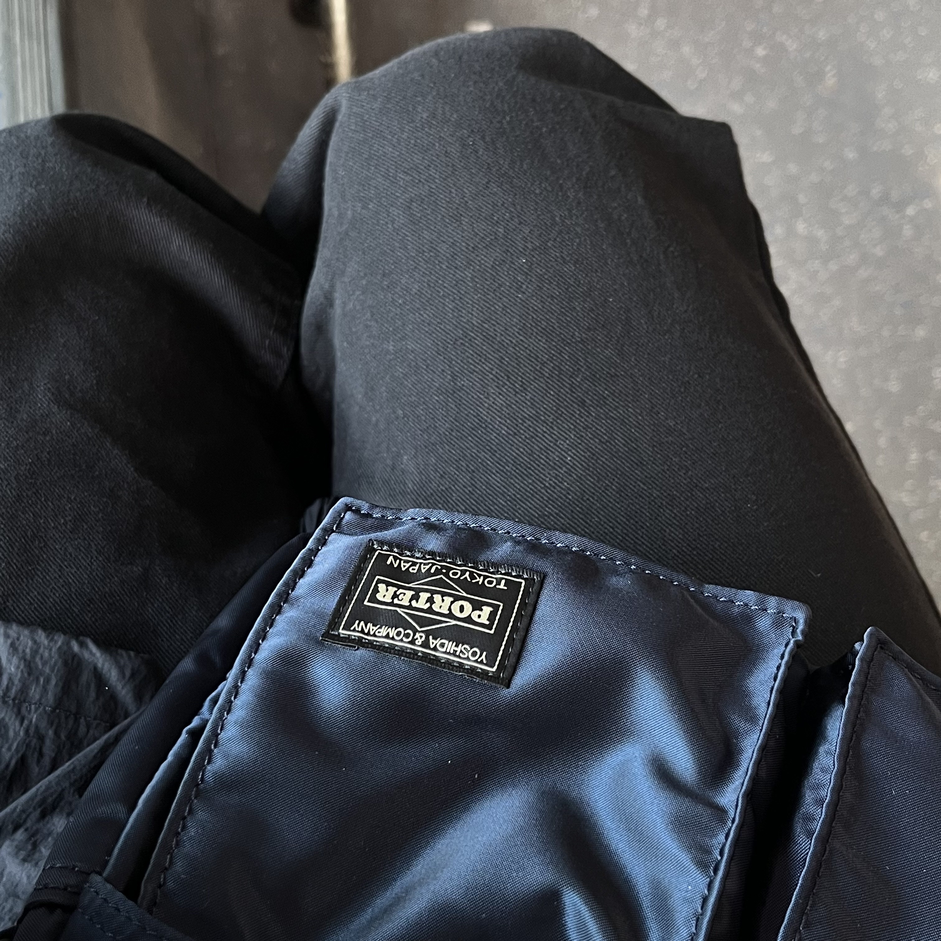 Porter All New Tanker Sling Bag Iron Blue 착용 스타일