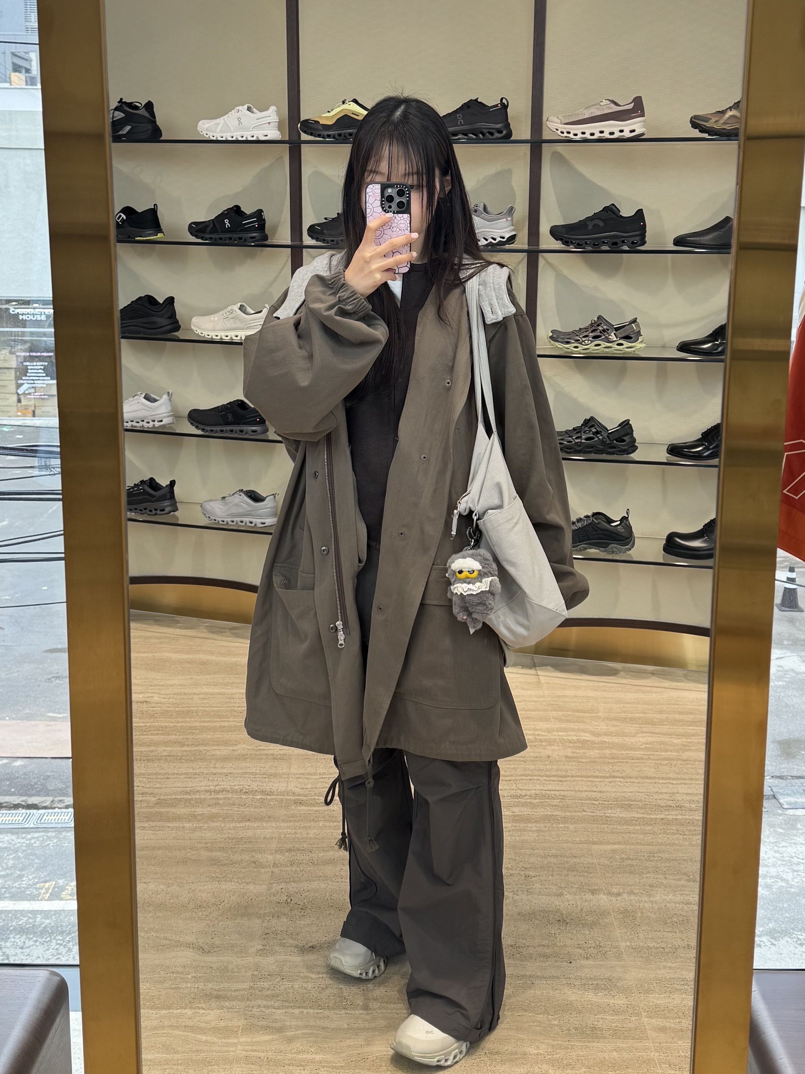 SLOW RECORD HOUSE Vintage Washed Military Jacket Khaki, On Running x Post Archive Faction (Paf) Cloudmonster 2 Moondust Chalk 착용 스타일