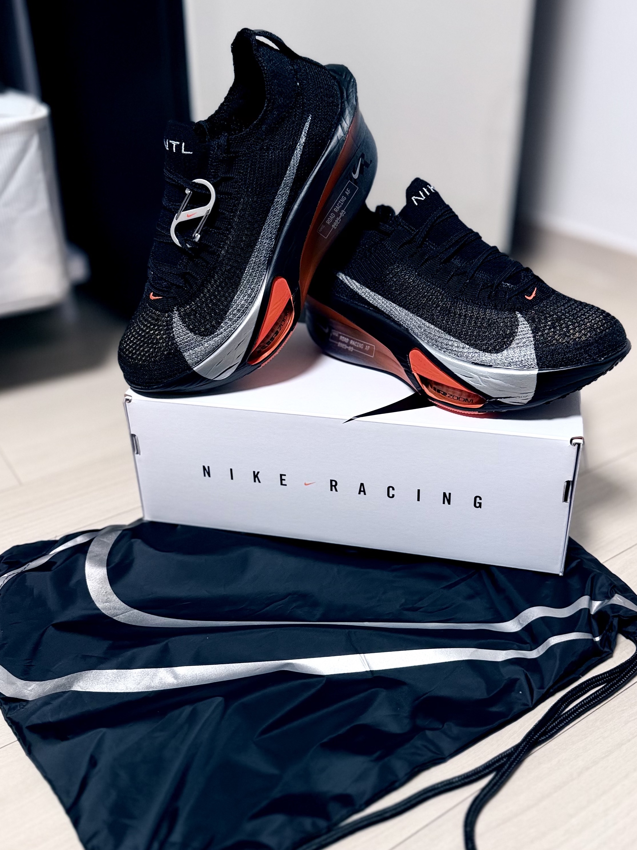 Nike Air Zoom Alphafly Next% 3 Black Bright Crimson 착용 스타일